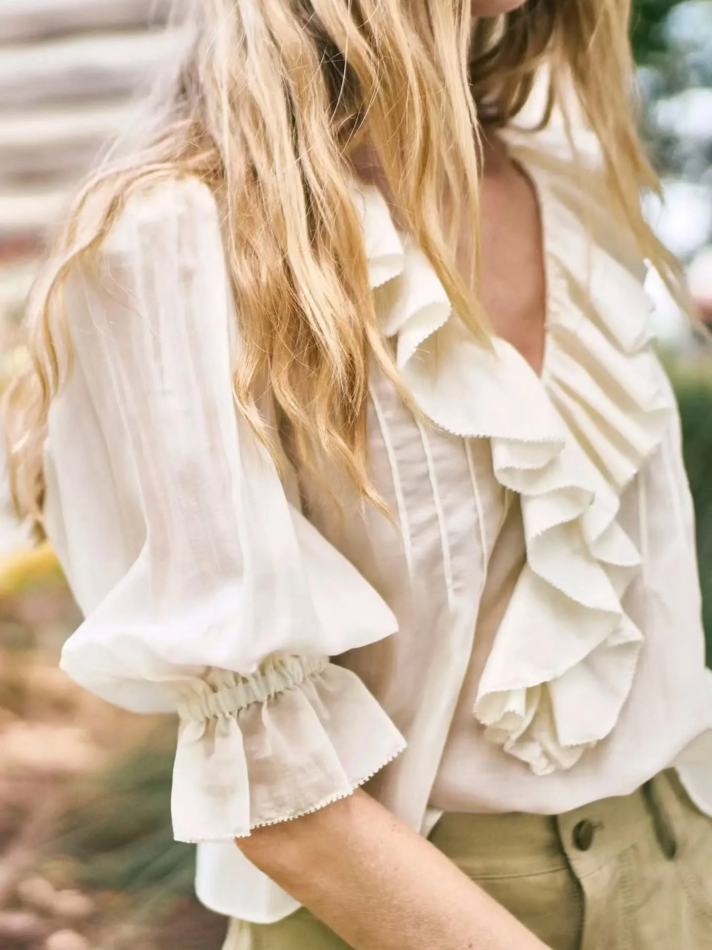 Fresh from Hunter Bell: Fall blouses that play with texture + detail, paired with the denim you&rsquo;ll reach for all season. Easy, elevated, and ready for cooler days ahead.