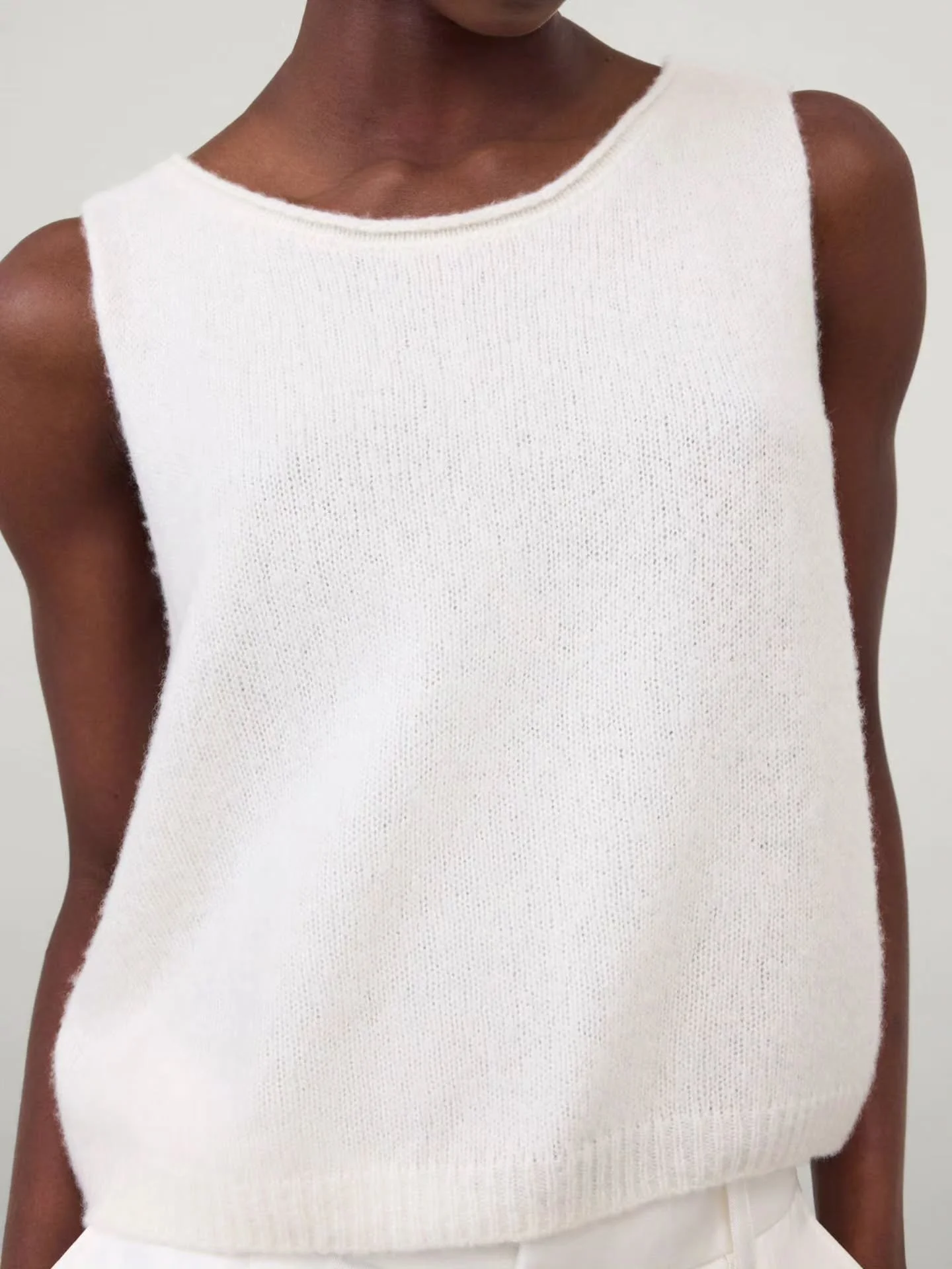 SS26 from Lisa Yang is bringing pops of limone into the mix. Explore in the complete drop in store.

#scandistyle #springstyles #delrayshopping