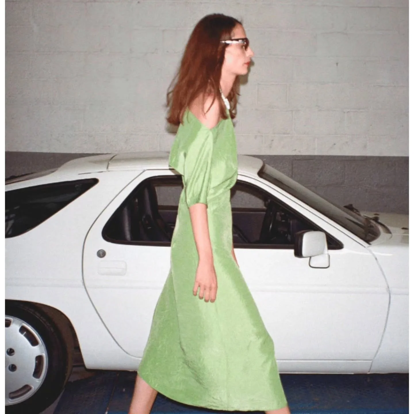 Next week we welcome ROSEANNA into the mix. A women's brand, designed by a woman, Anne-Fleur Broudehoux, who designs a fashion in her image, a fashion that resonates and vibrates with the inspiring paradoxes of the time. Responsible and optimistic, u