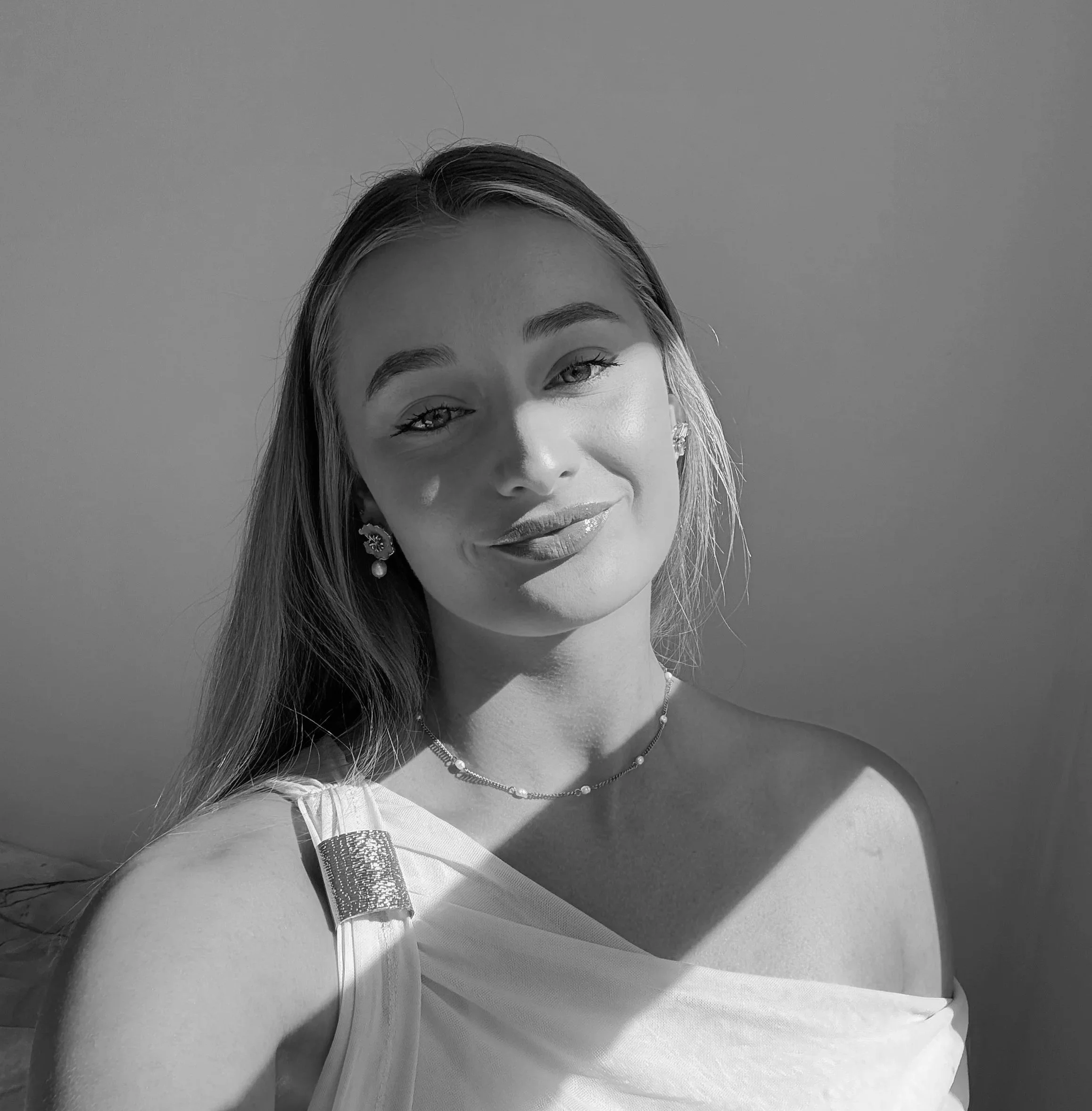 Founder and interior designer, Emily. Creating designs uniquely tailored to their owners. Emily specialises in bespoke joinery design and material selections and comes with 6 years industry experience. Her reviews speak for themselves.
