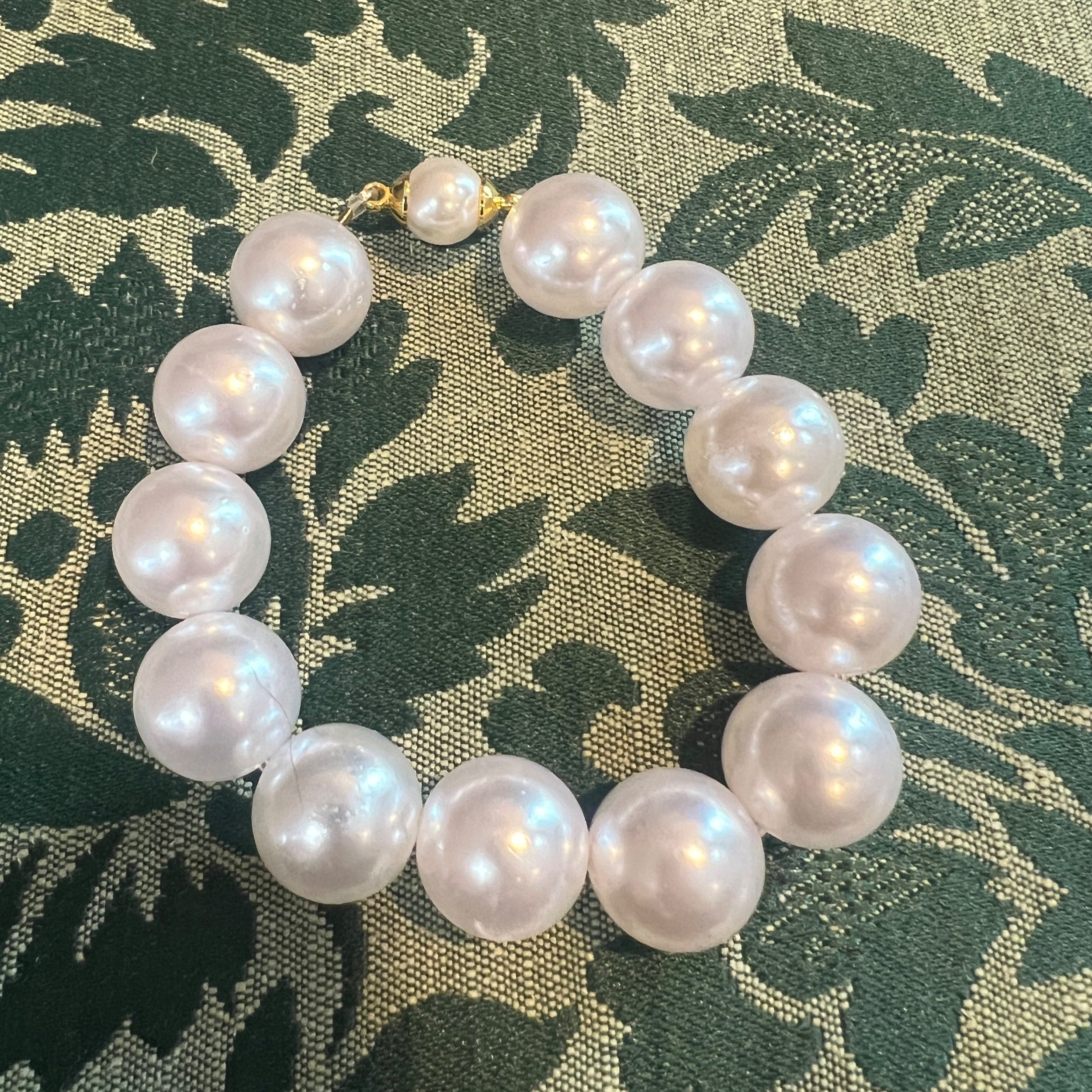 Giant Pearl Bracelet