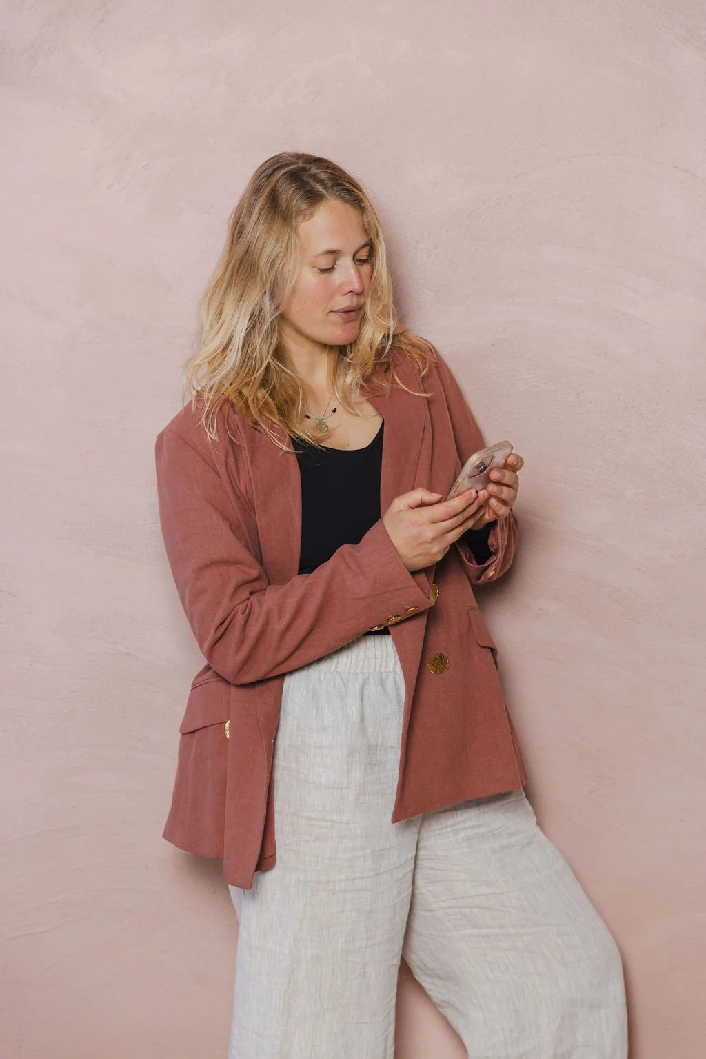 A legally-sound Photography Contract Template for Australian photographers. Protect your work, set boundaries, and get paid on time. Instant download.