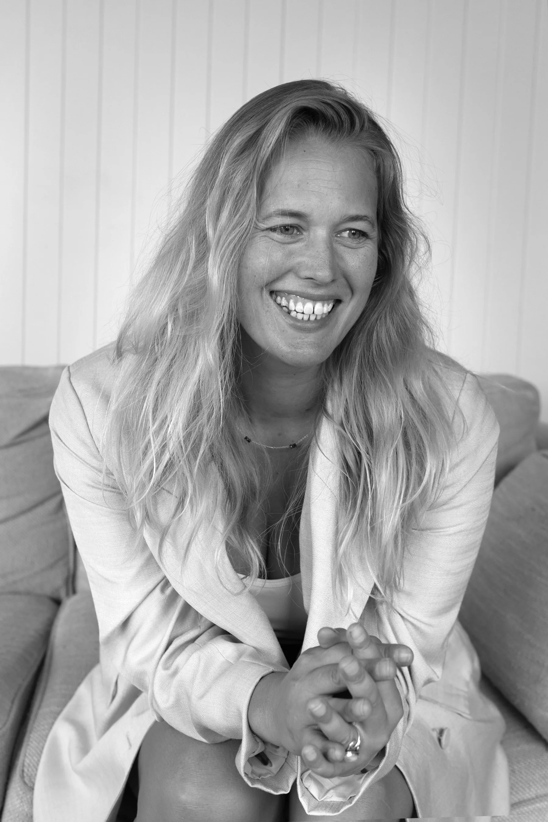 Commercial contract lawyer drafting service agreement Australia