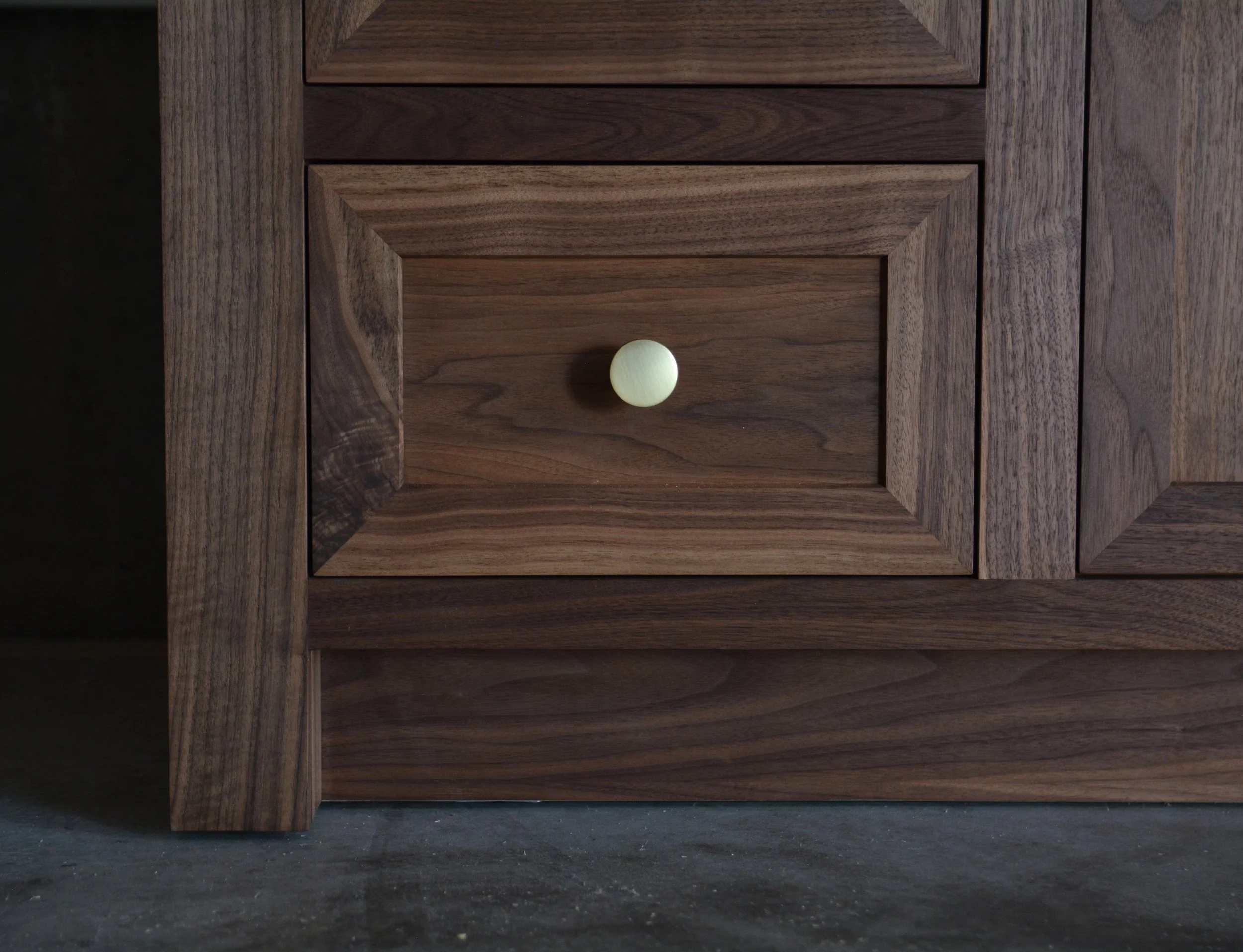 Caterina vanity Walnut closeup 3.jpg