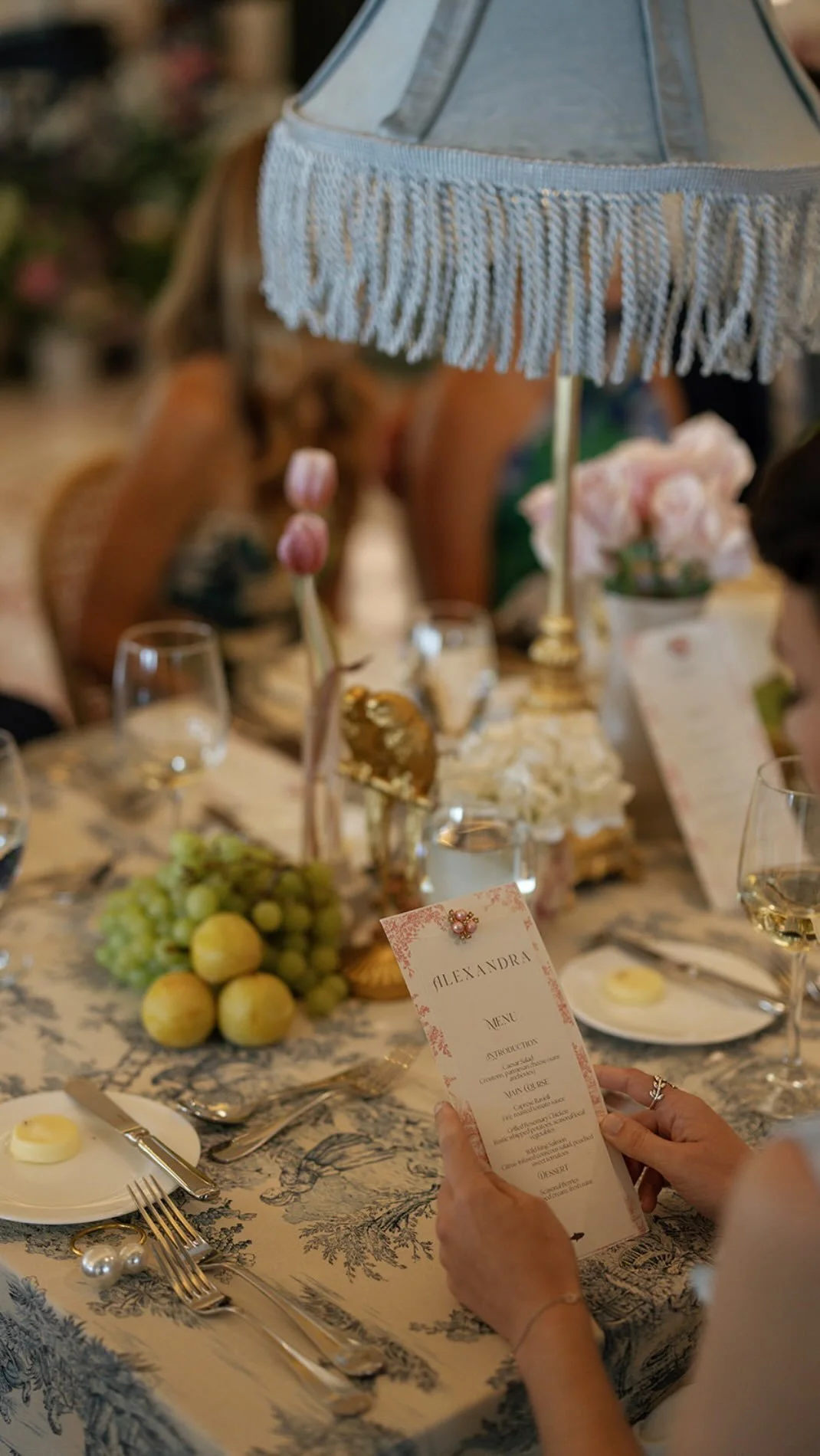When a client is so confident about their style, clear about their vision, and is so trusting and kind, magical things happen.
WEDDING PLANNING & DESIGN: @leilanidonnanevents
VENUE: @laplayaca
PHOTOGRAPHY: @michellealexandraphoto
FULLY CUSTOM FA