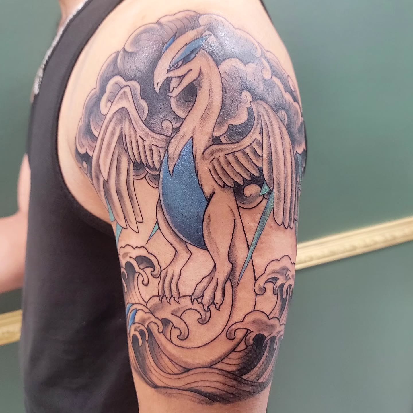 Tradional Japanese inspired Lugia piece done by @aestheticcraze
.
Glare is an artists worst enemy...
.
#pokemon #pokemontattoo #legendarypokemon #quartersleeve  #blacksheepfoco #aestheticcraze #nerdtattoo #anime #manga #animetattoo #mangatattoo #fort