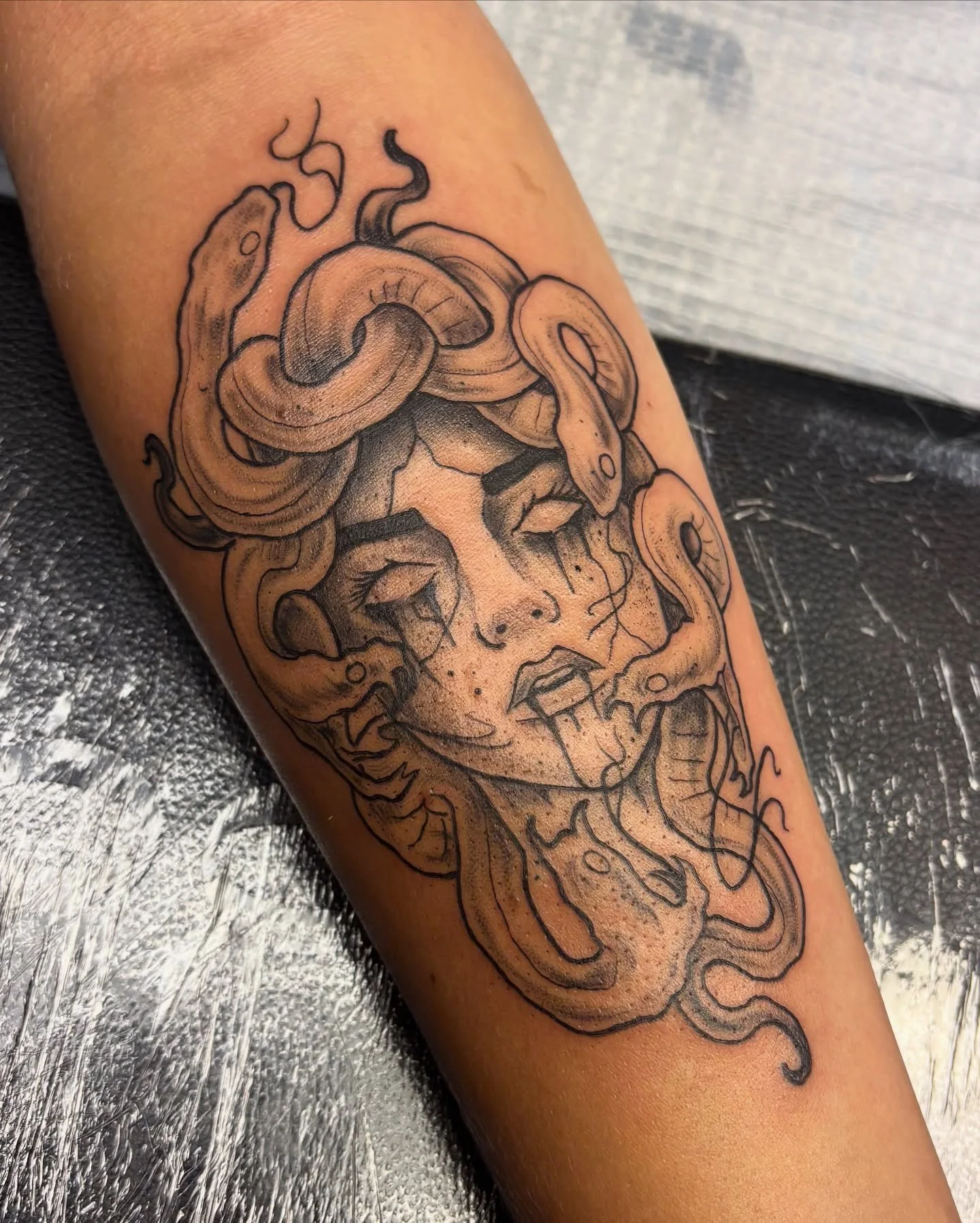 Medusa done by @snailtoestattoo 

-

#medusatattoo #fortcollinstattoo #fortcollinstattooartist #fortcollins