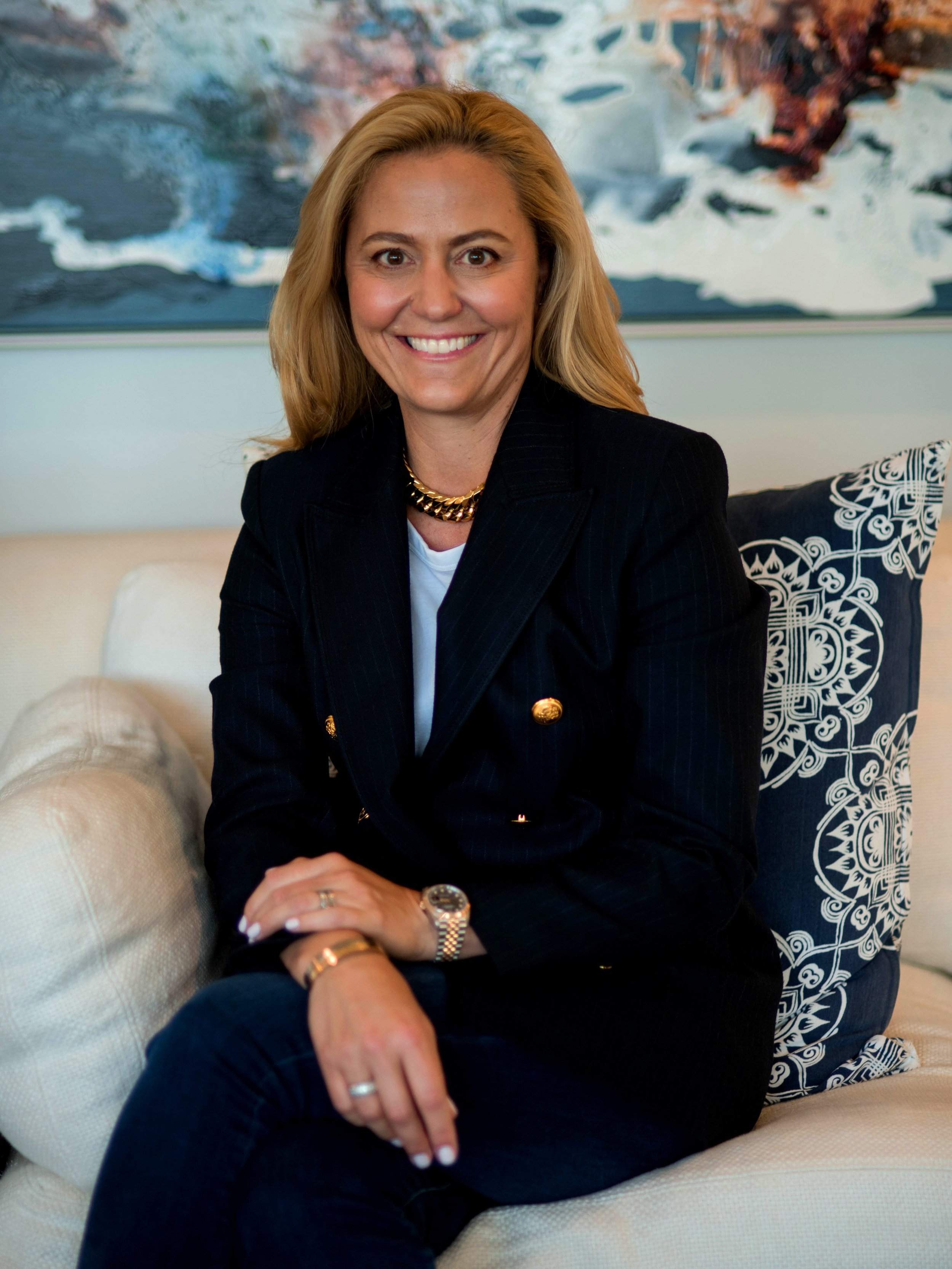 Meet the Team - Suzanne Robson

Meet Suzanne - the eye, the ear, and the hand behind every Suzanne Robson Design project.

With over 25 years across London, the United States and Australia, I&rsquo;ve had the privilege of working across luxury homewa