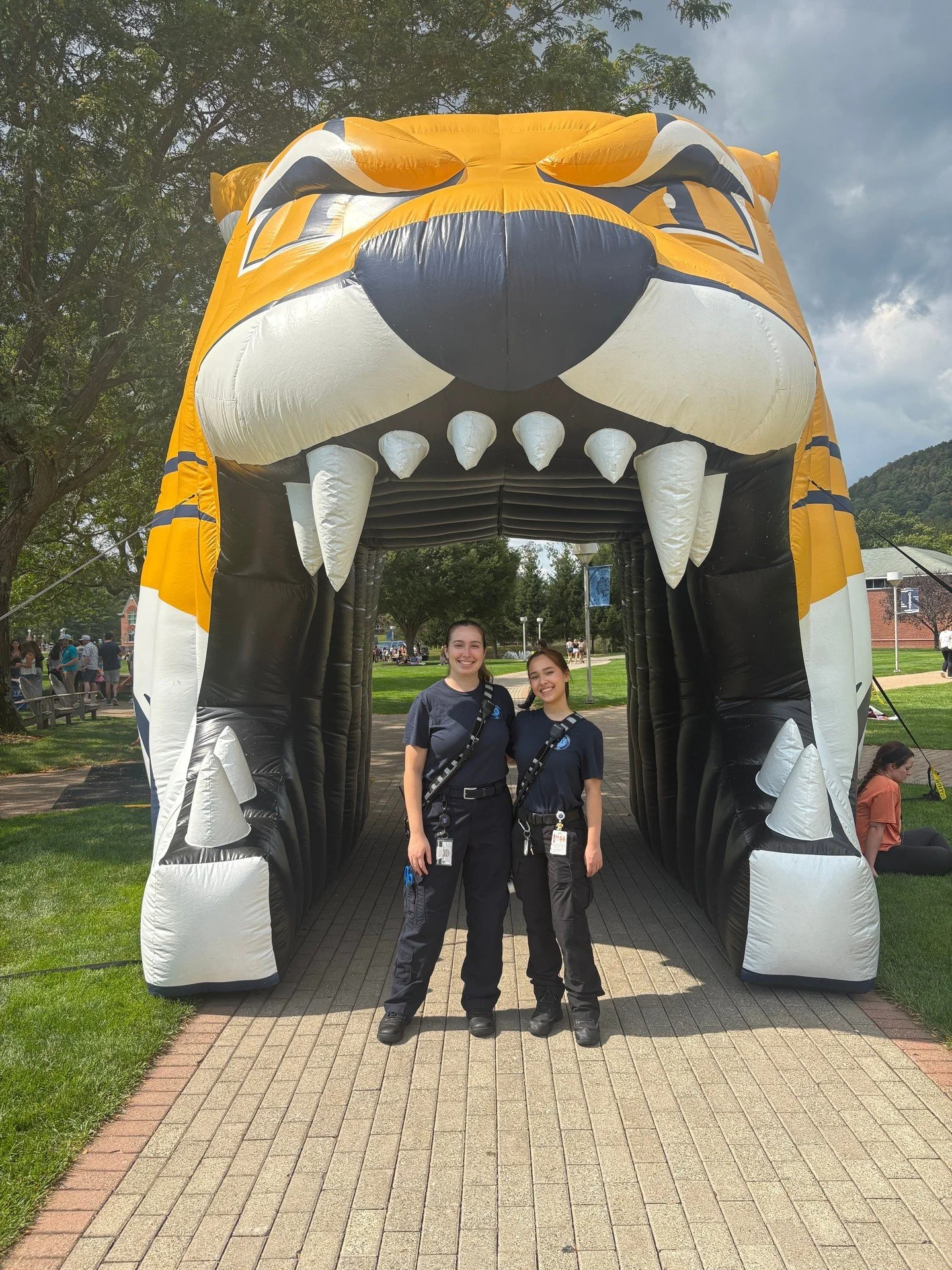 This past Sunday, QU EMS provided standby coverage for the SPB x WQAQ Radio Fall Fest! Our crew was staged ready to provide medical care and make sure everyone was safe for the duration of the event. Thank you to the organizers for a wonderful experi