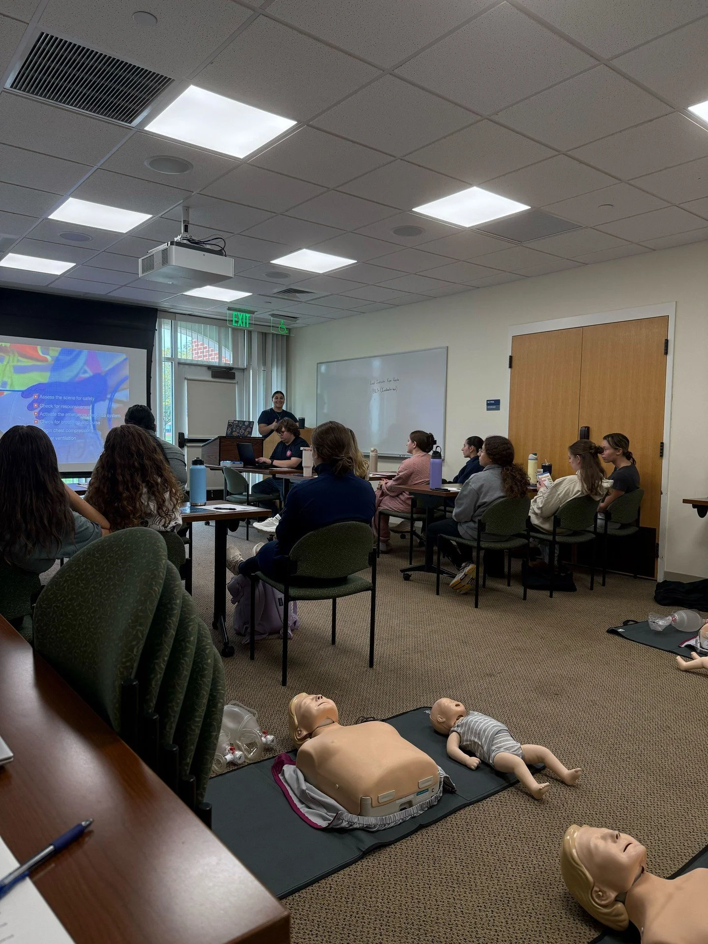 Interested in being CPR certified? QU EMS offers community education classes for members of the Quinnipiac community through the QU Training Site! Check out our classes and register on our website!