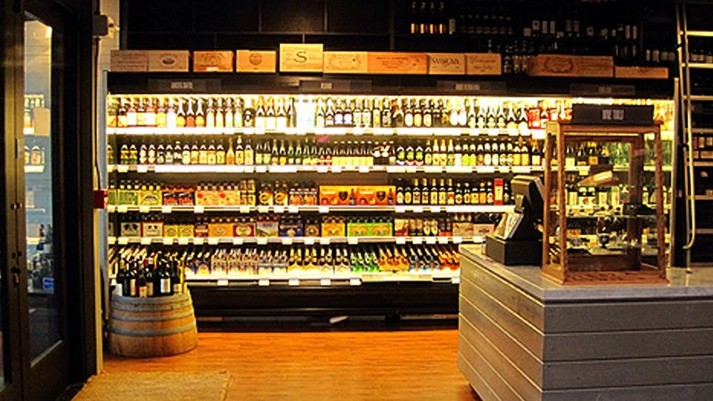 08-BuzzWineBeerShop.jpg