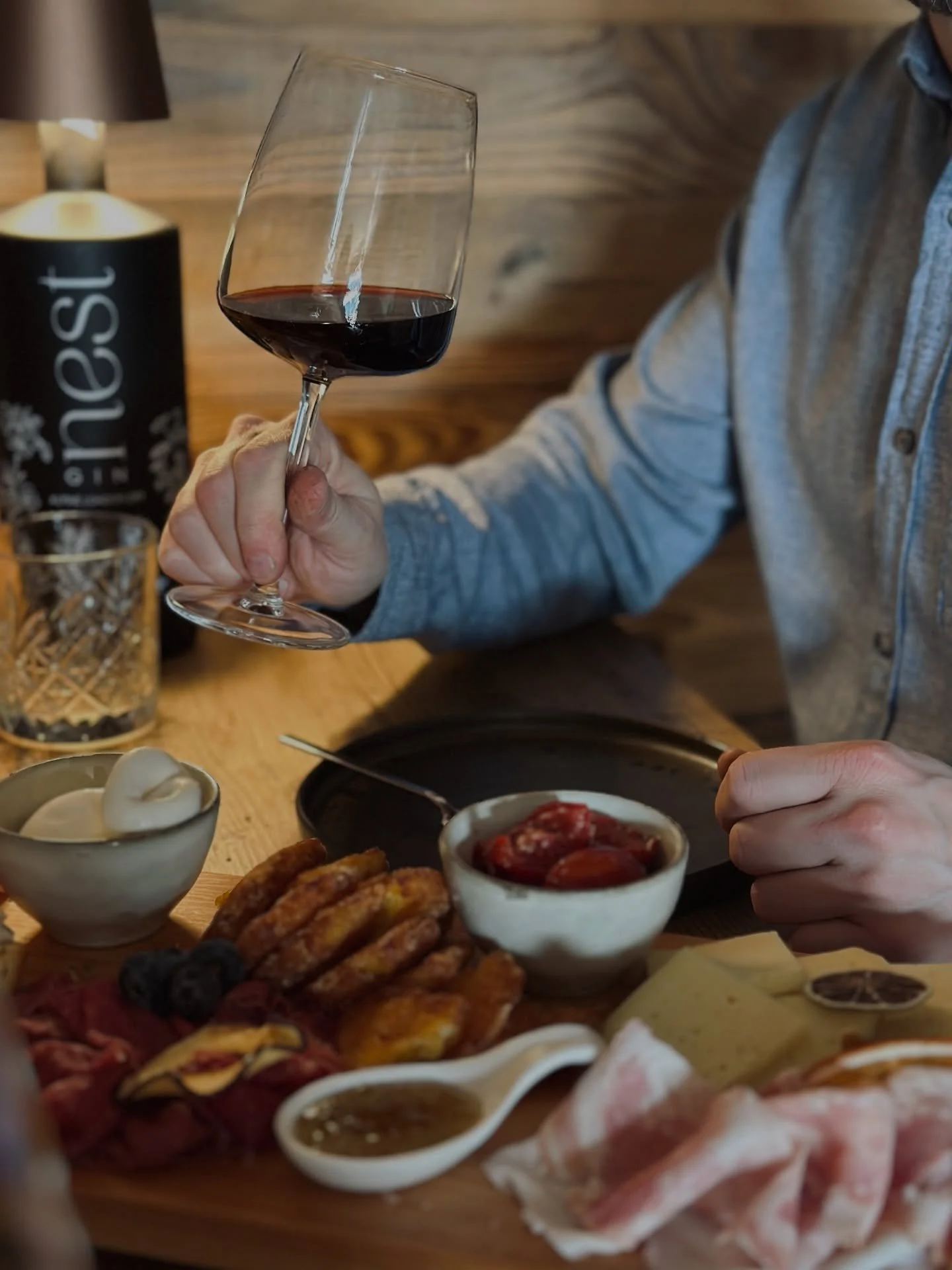 SIAMO APERTI! 

vi aspettiamo 😉

#legiarefolgaria #youralpinebreak #alpecimbra