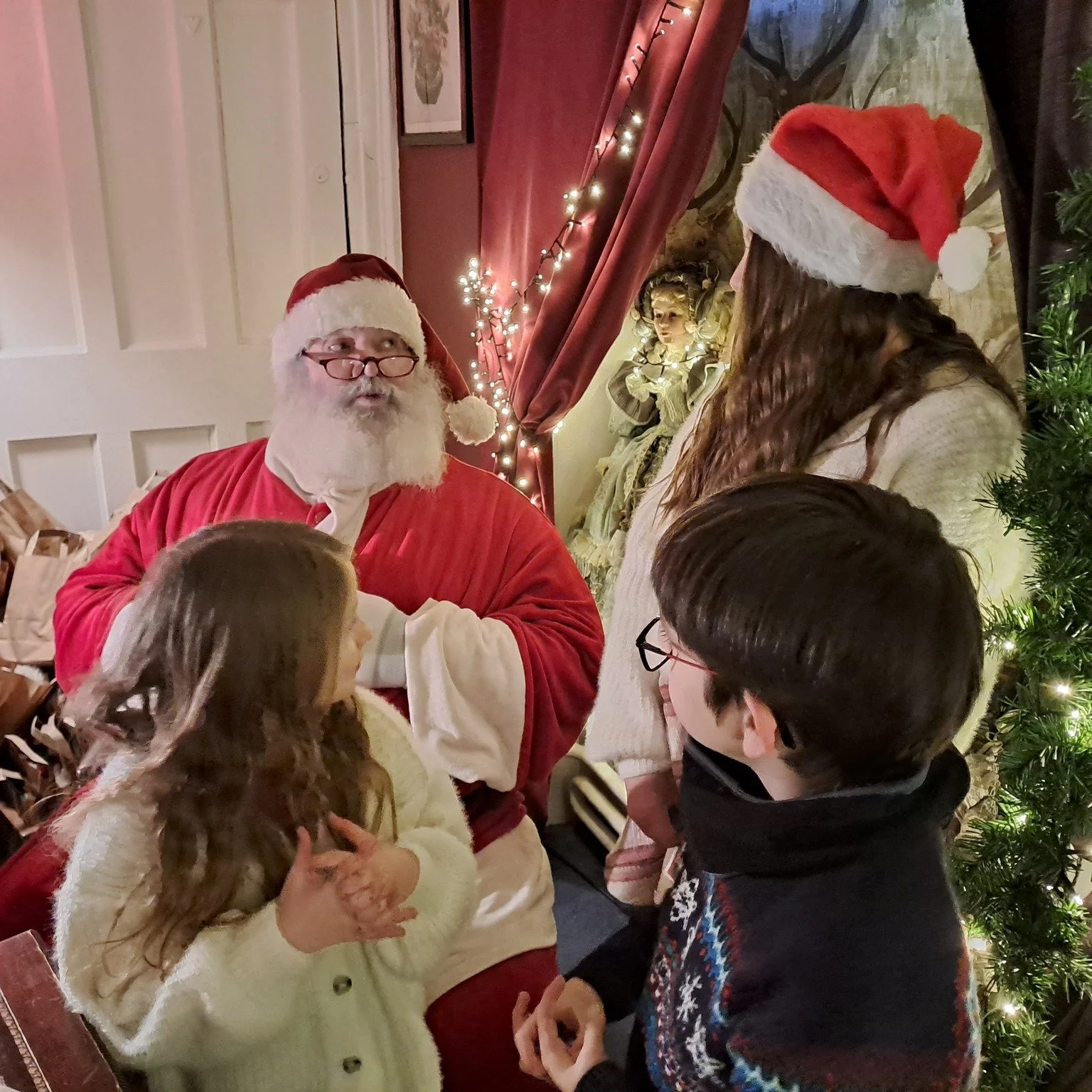 Santa&rsquo;s Reindeer Hospital &ndash; Kildare Town 🦌🎅

A magical stop for families right here in Kildare Town!

Visit Santa&rsquo;s Reindeer Hospital where children can meet Santa &amp; Mrs Claus, make reindeer food, play games and enjoy festive 