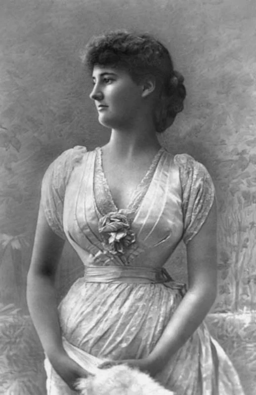 Behind Every Great Man... The Fitzgerald Women  And Their Connections.