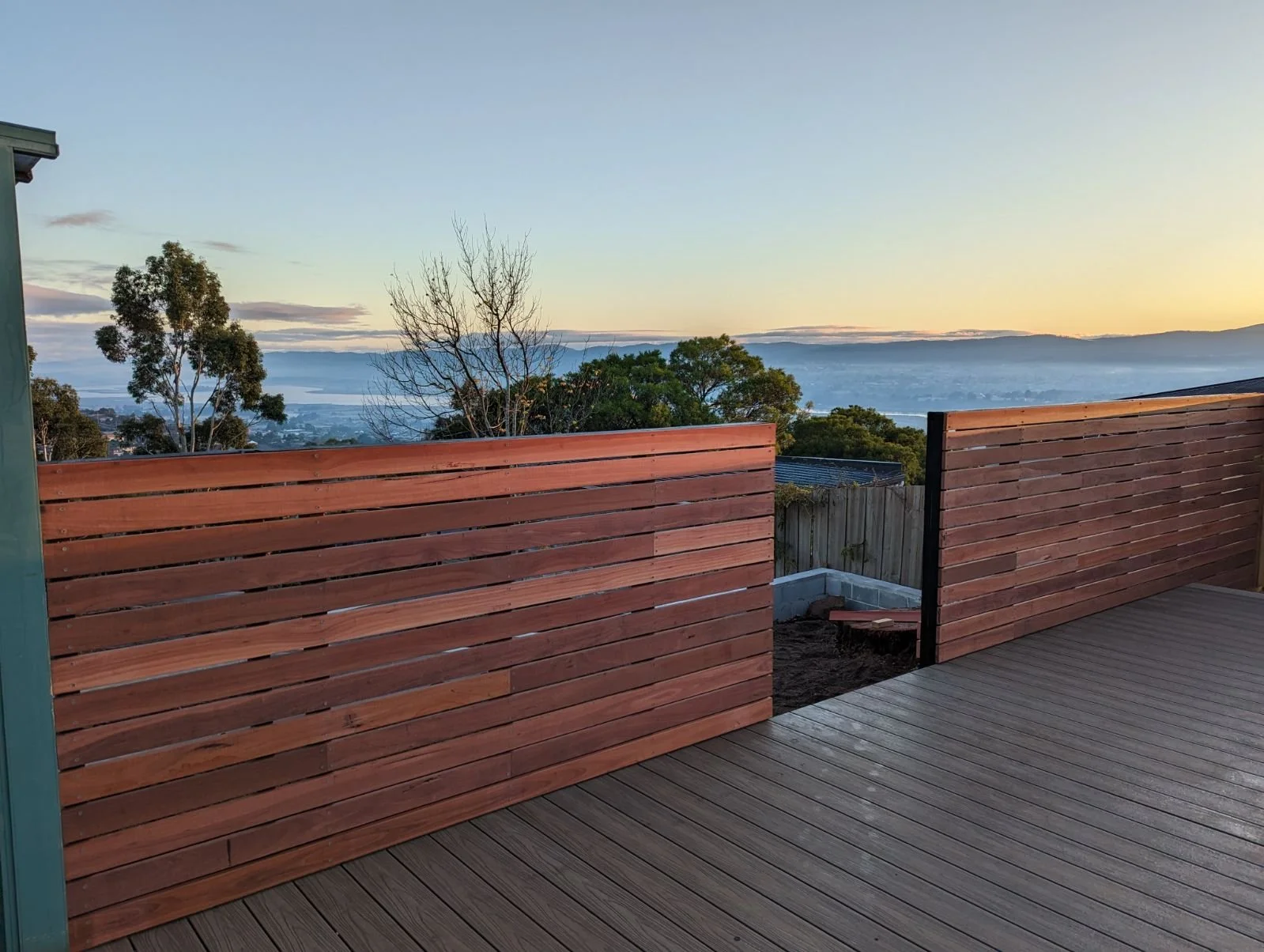 Completed fence.jpg