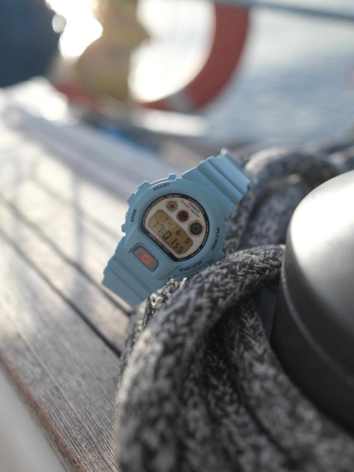 Brief summer signal

Built for days that don&rsquo;t follow a schedule. Serious enough, never serious. What&rsquo;s your summer signal? 

Link in bio for the full journal entry on this watch (and another cool Casio) from last year.

#watchphotography