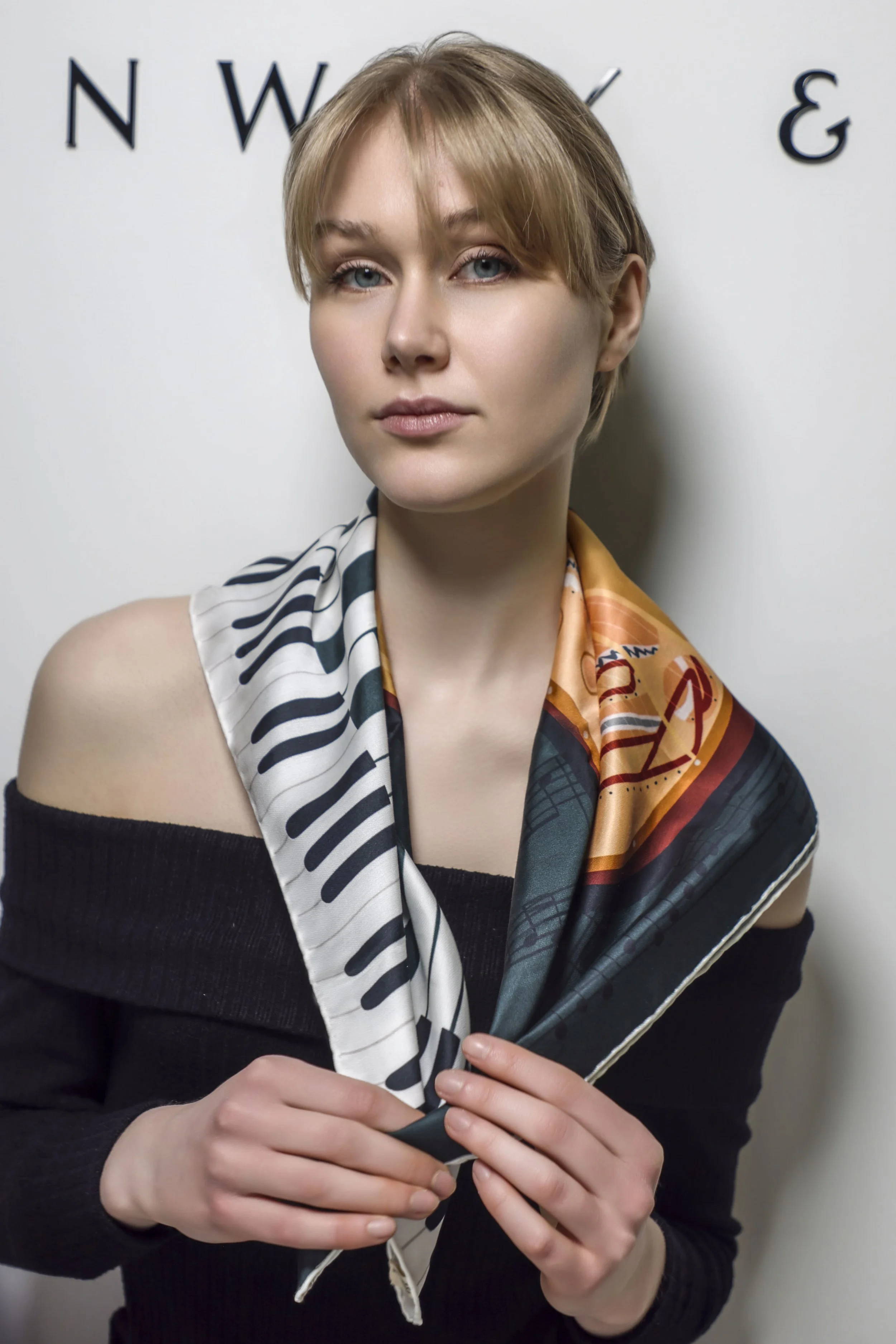 Steinway & Sons 67 × 67 cm Orange Fiber® scarf