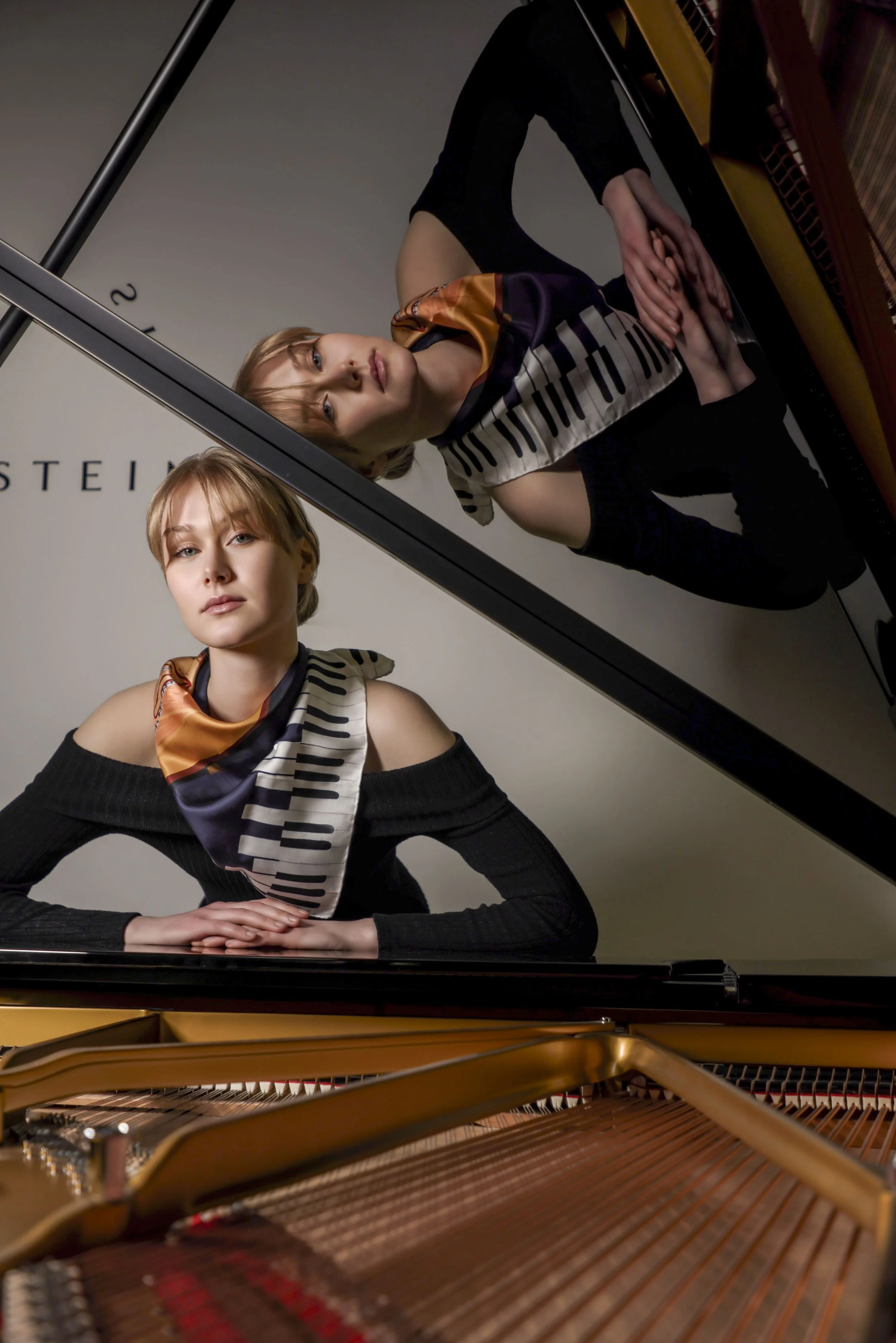Steinway & Sons Orange Fiber® scarf in green