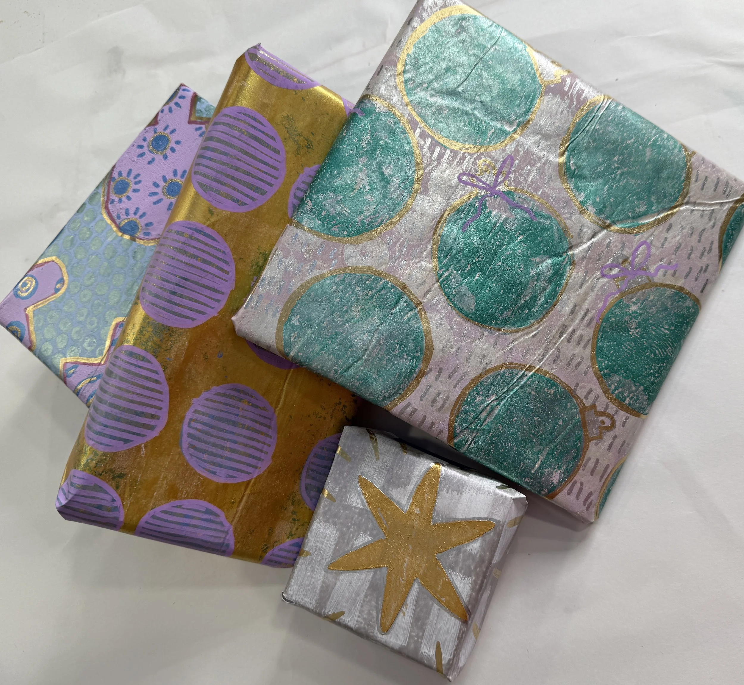 Gelli Plate Gift Wrap: DIY Wrapping Paper Tutorial (With Photos + Videos)