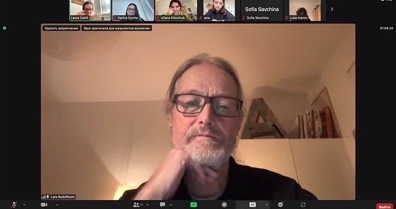 Meeting director Lars Rudolfsson on Zoom every Sunday to talk about rehearsals