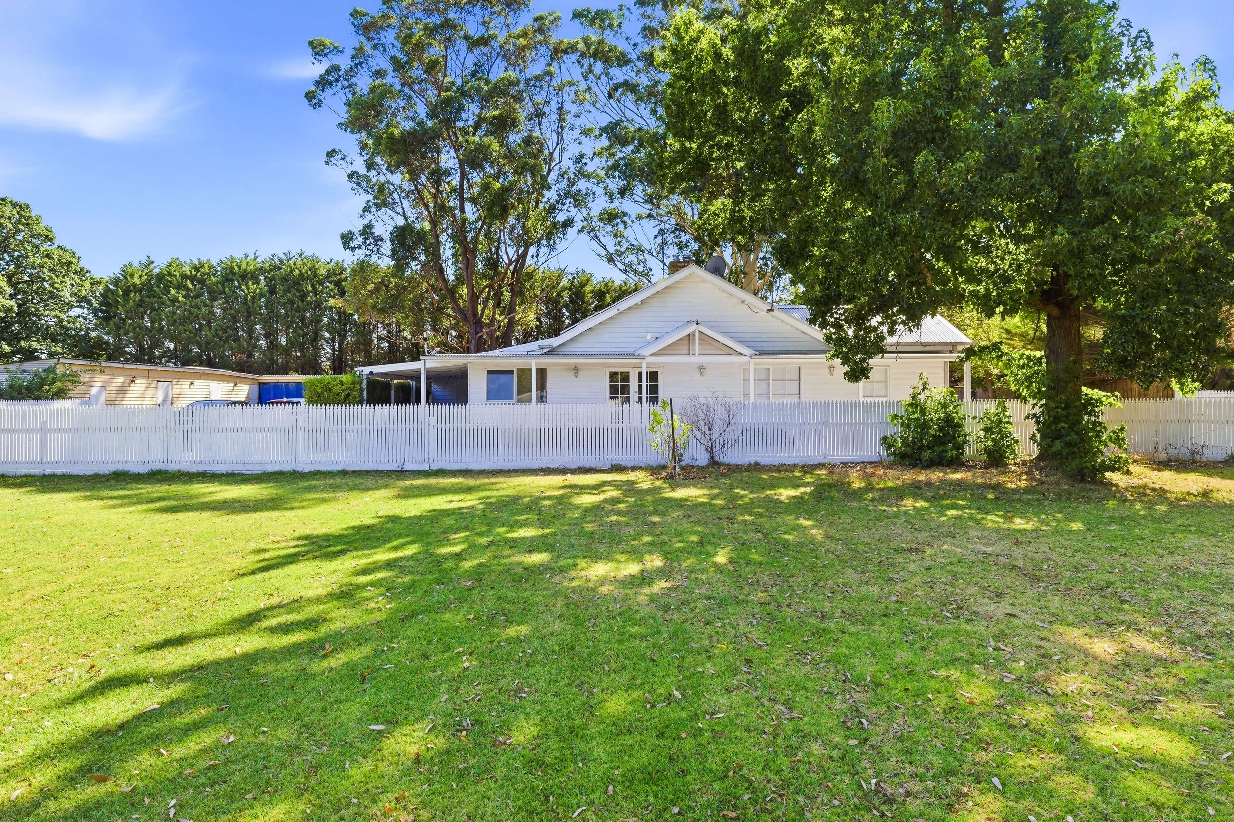 PRINT - 205 Beaconsfield-Emerald Road, Beaconsfield, VIC 3807 NEW PHOTOS - Photo 09.jpg