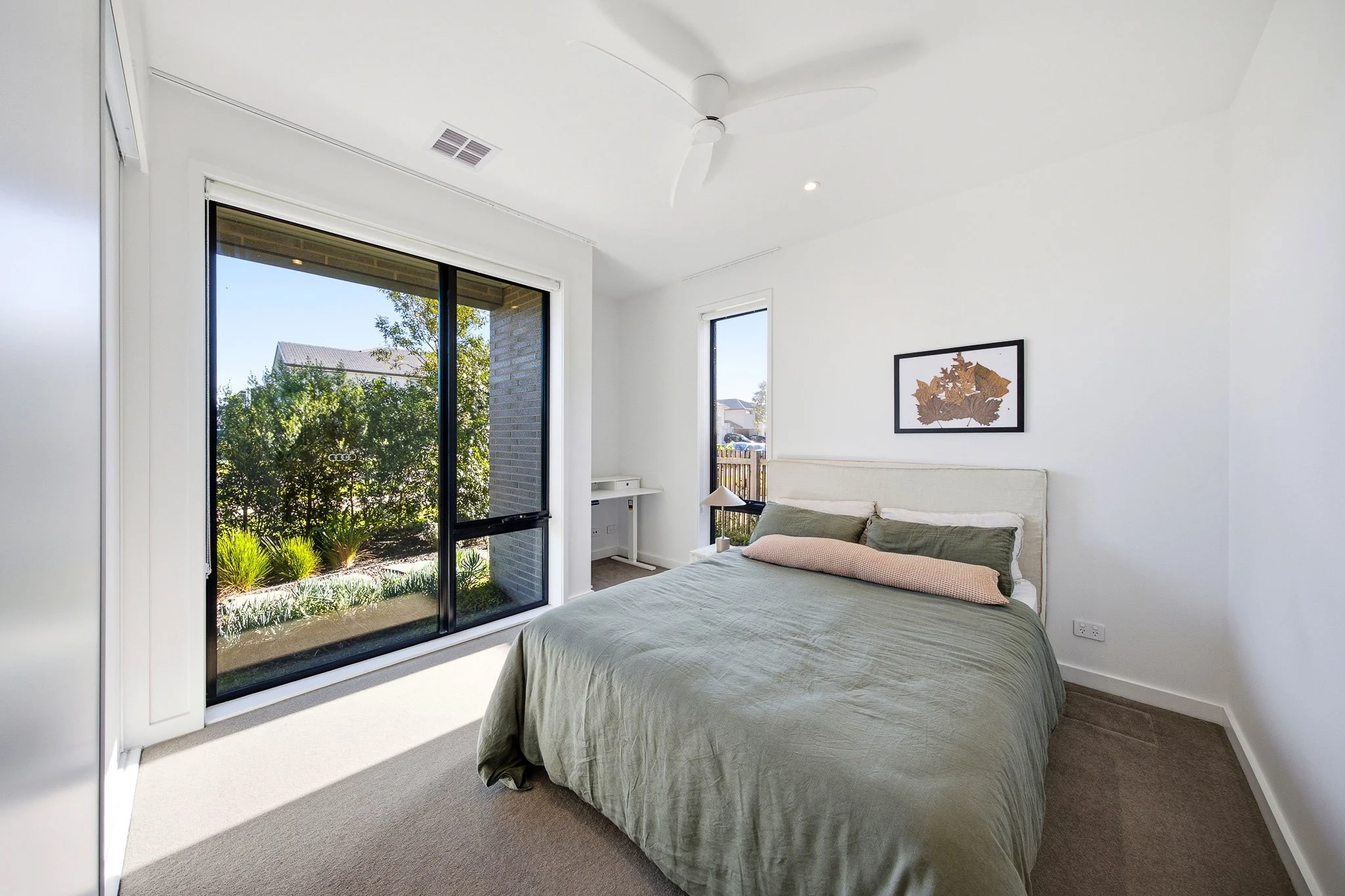 WEB - 84 Smiths Lane, Clyde North, VIC 3978 - Photo 06.jpg