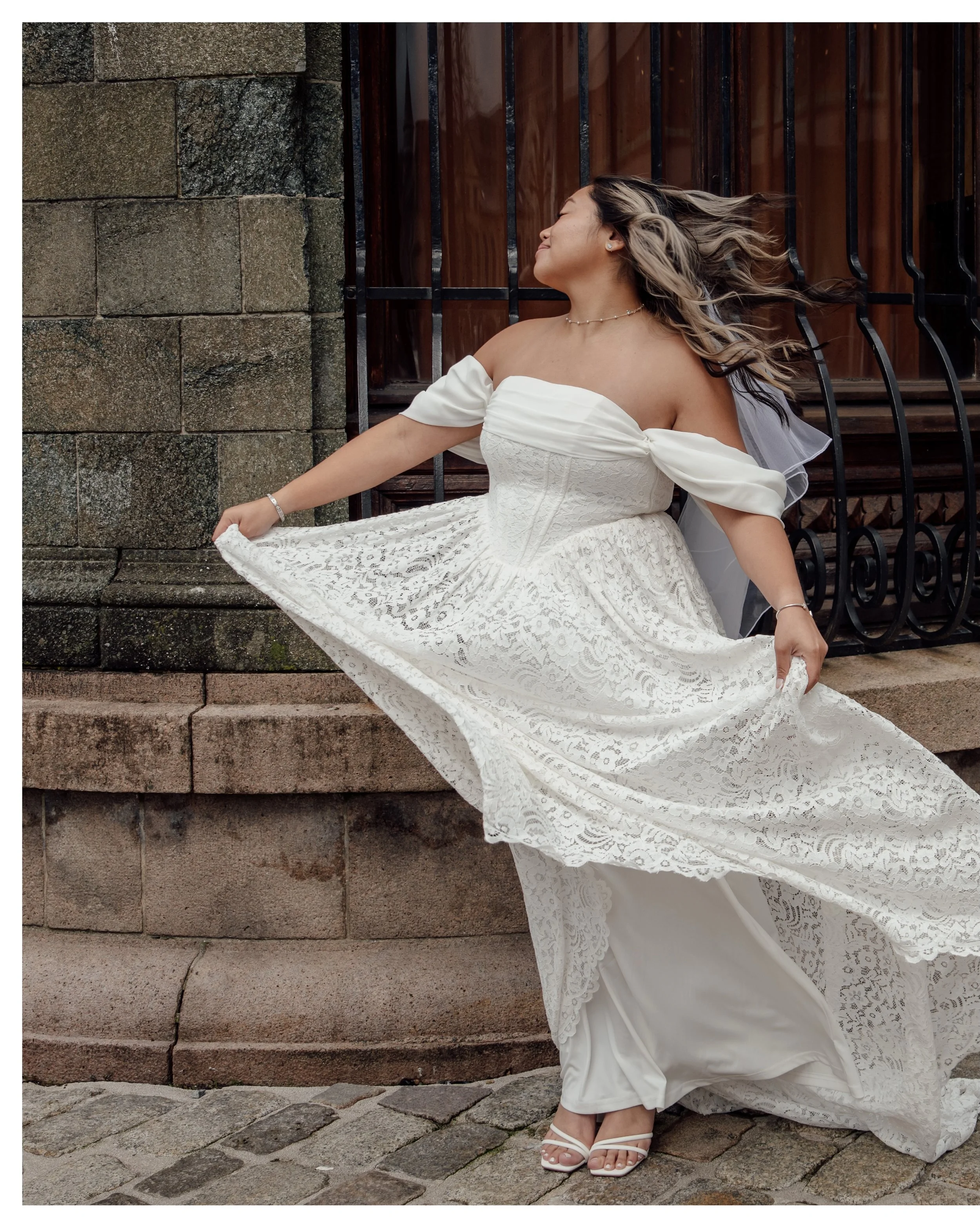 Urban wedding in the centre of Bergen.
#weddingphotography #bryllupsfoto #bryllupsfotograf #wedvibes #bergen