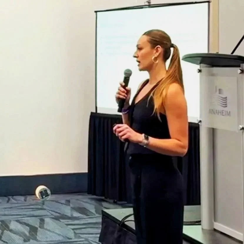 Sandra Duarte, founder of The Holistic Health Engineer, speaking at The Mindfulness Expo at the Anaheim Convention Center on cortisol regulation and preventing toxins.