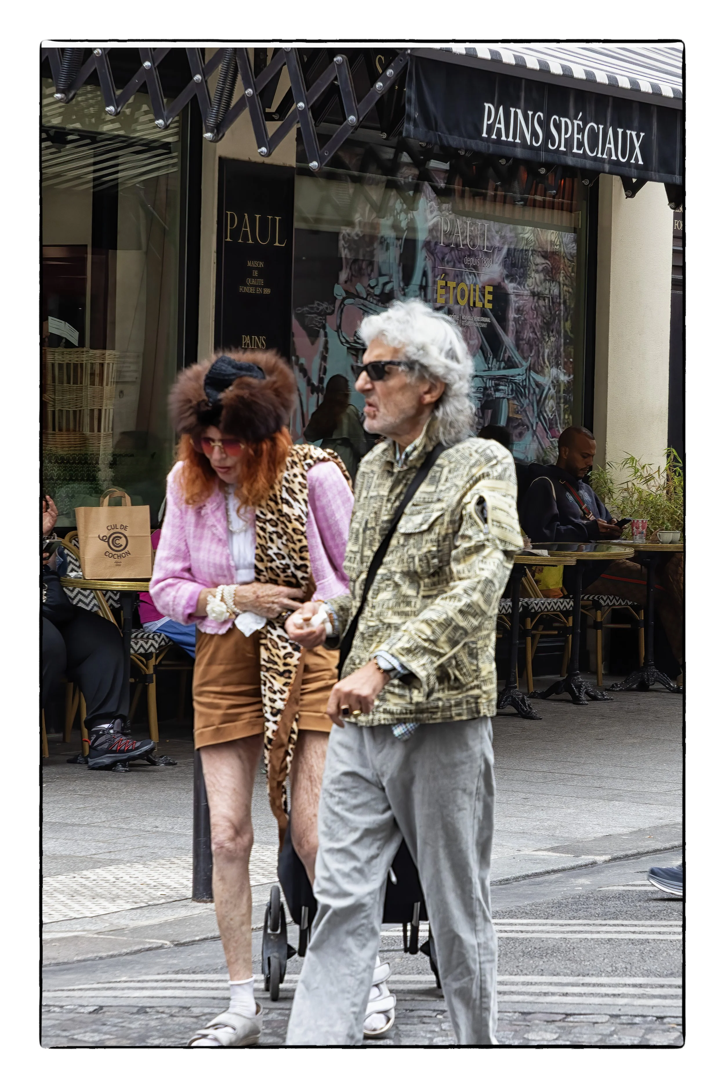 Couple, Rue de Seine -Rue de Buci