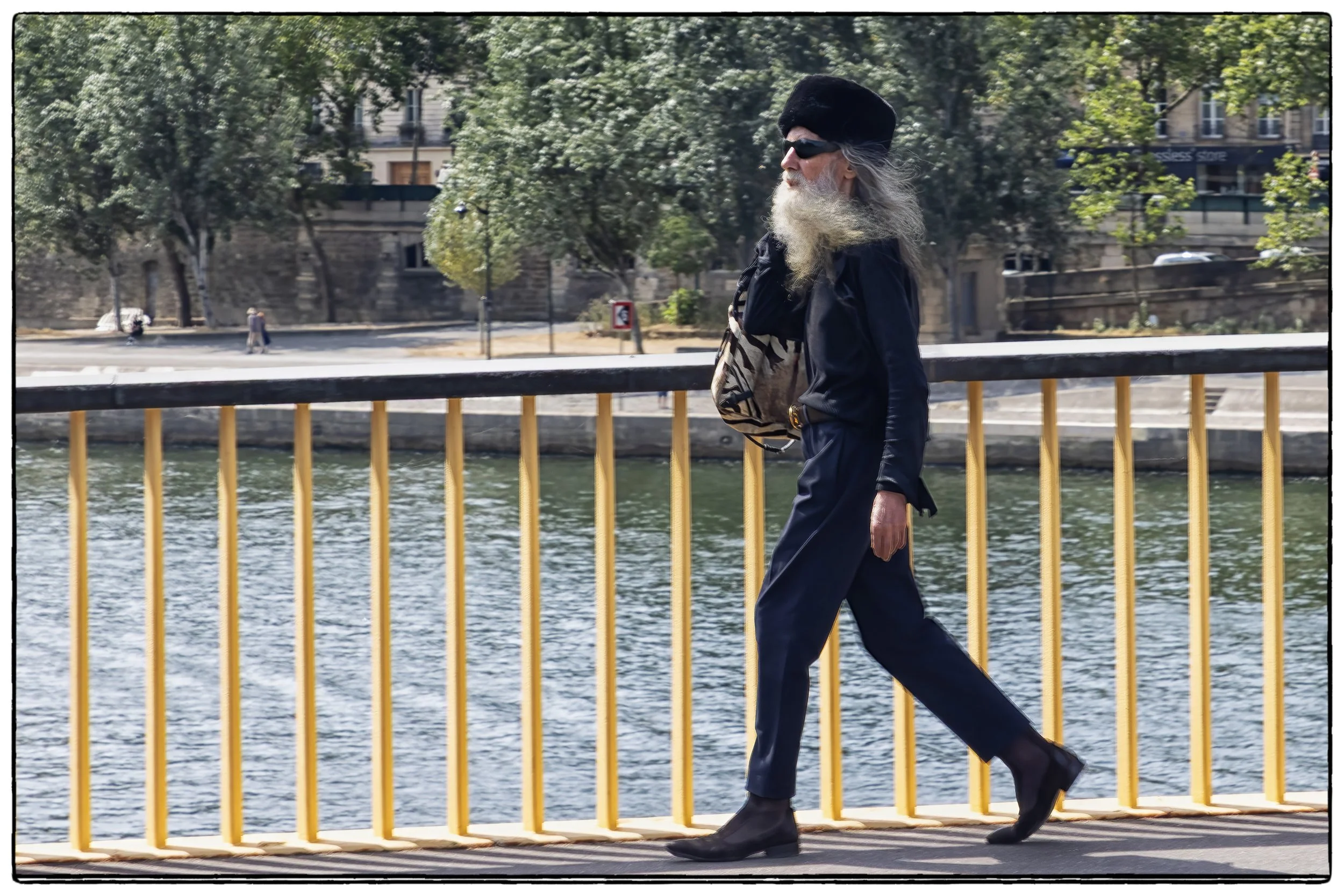 The dapper Rebbi