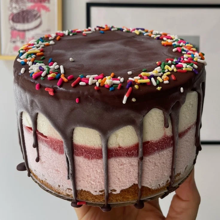 Custom 6%22 cake.jpg