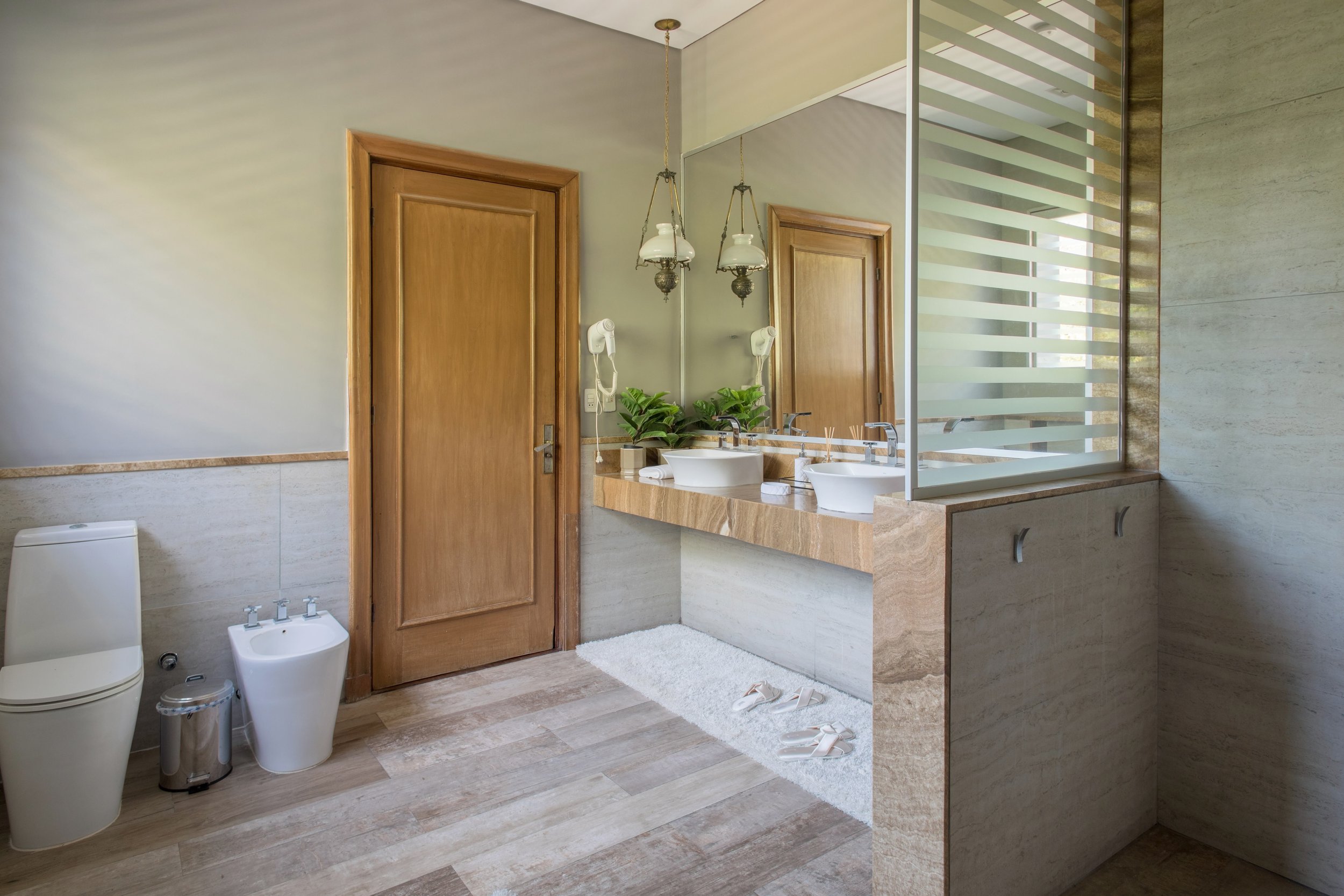 40-Master suite Jacaranda_baño_1.jpeg