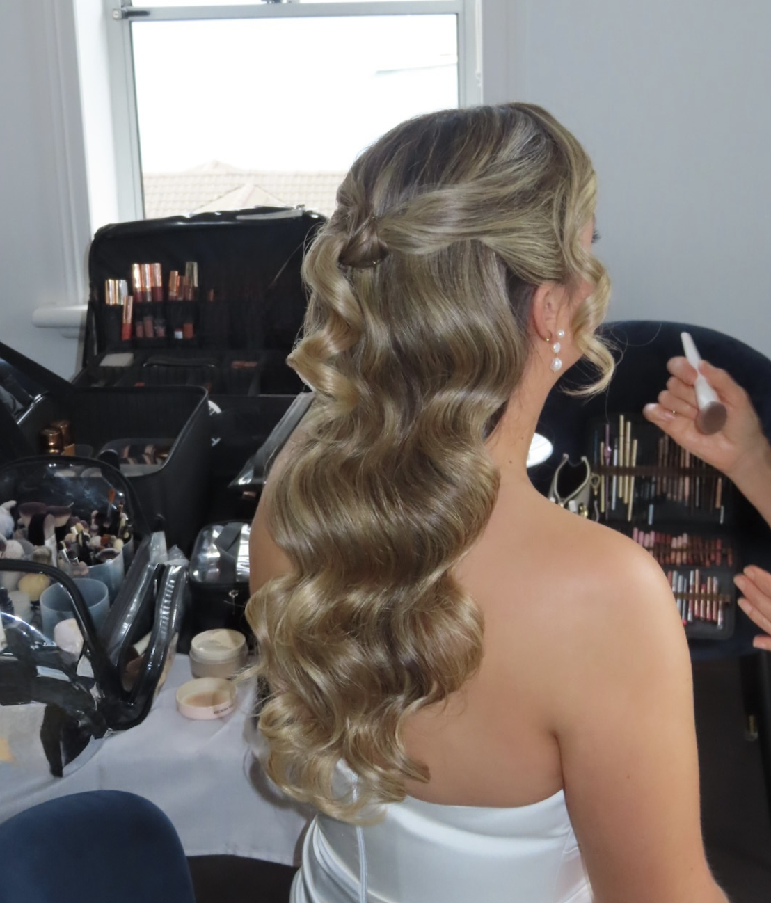 HAIRSTYLING