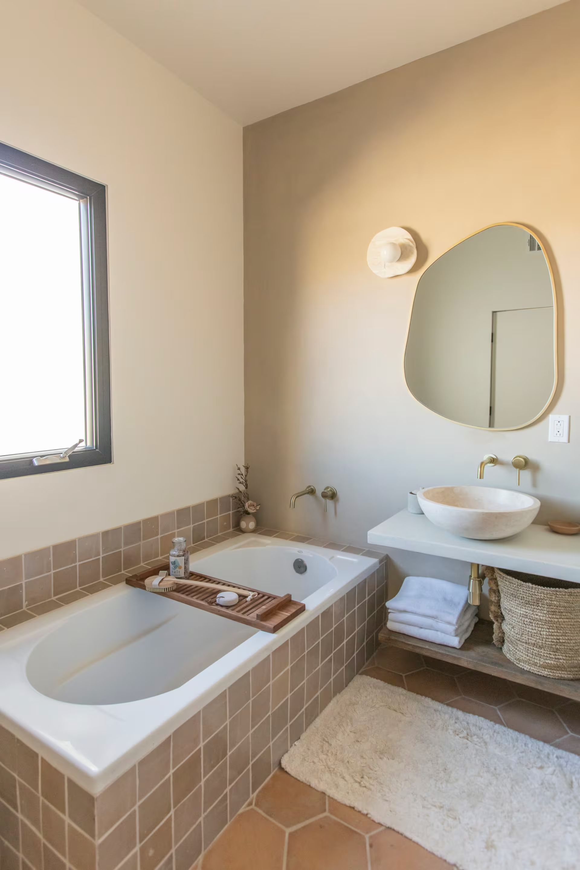 Bathroom 2.png