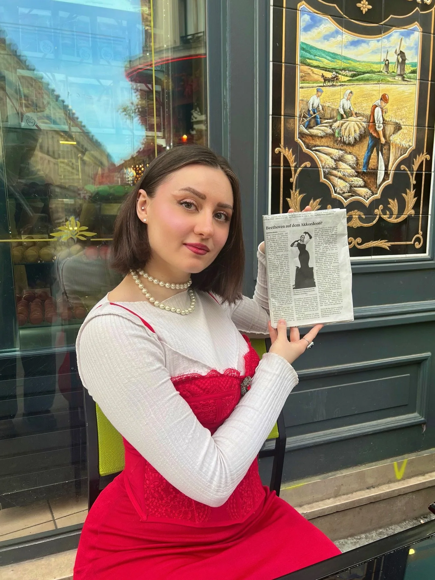 Thank you @pznews for this interview about my most recent work, transcribing and playing the Waldstein-Sonata on the accordion for the first time ever❣️
Also, I&rsquo;ve translated it to English (slides 3-7) and French (8-12) for all my non-German sp