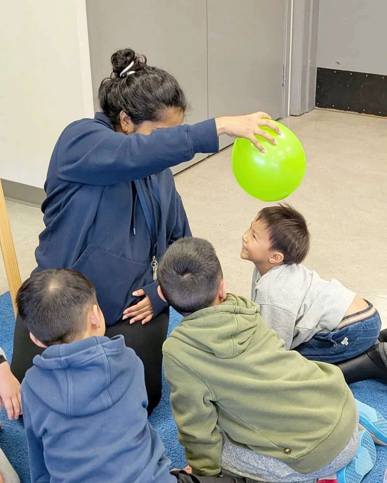 Making some hair-raising discoveries this week! Our OSC students learned all about static electricity simply by using a balloon. And what fun we had! These simple experiments help kids learn cause and effect, ask questions, and see everyday science u