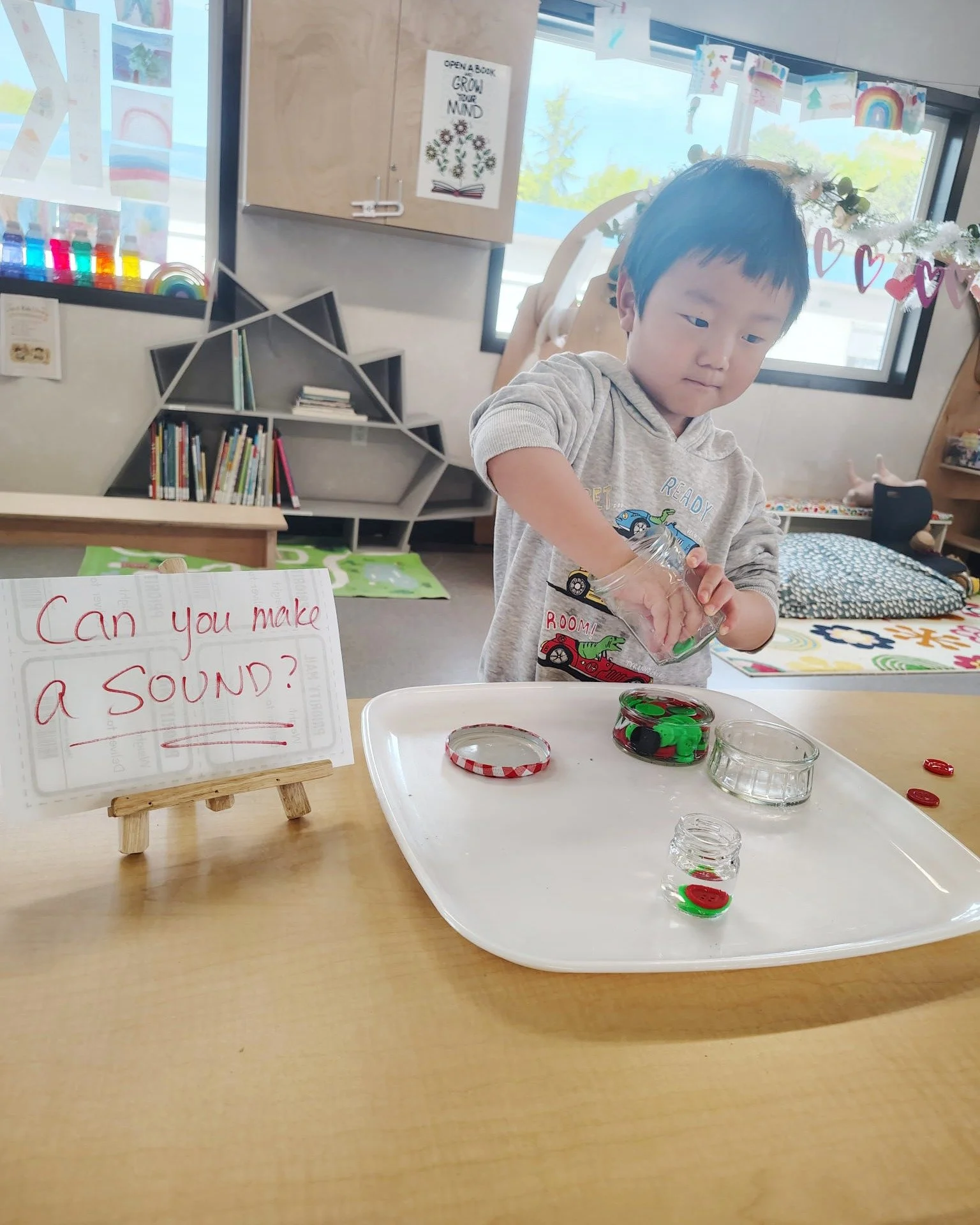 We're exploring the science of sound! Our students experimented with water-filled cups and a wooden xylophone to discover how sound is made and how it changes. By tapping, listening, and comparing tones, they explored how vibration, pitch, and volume