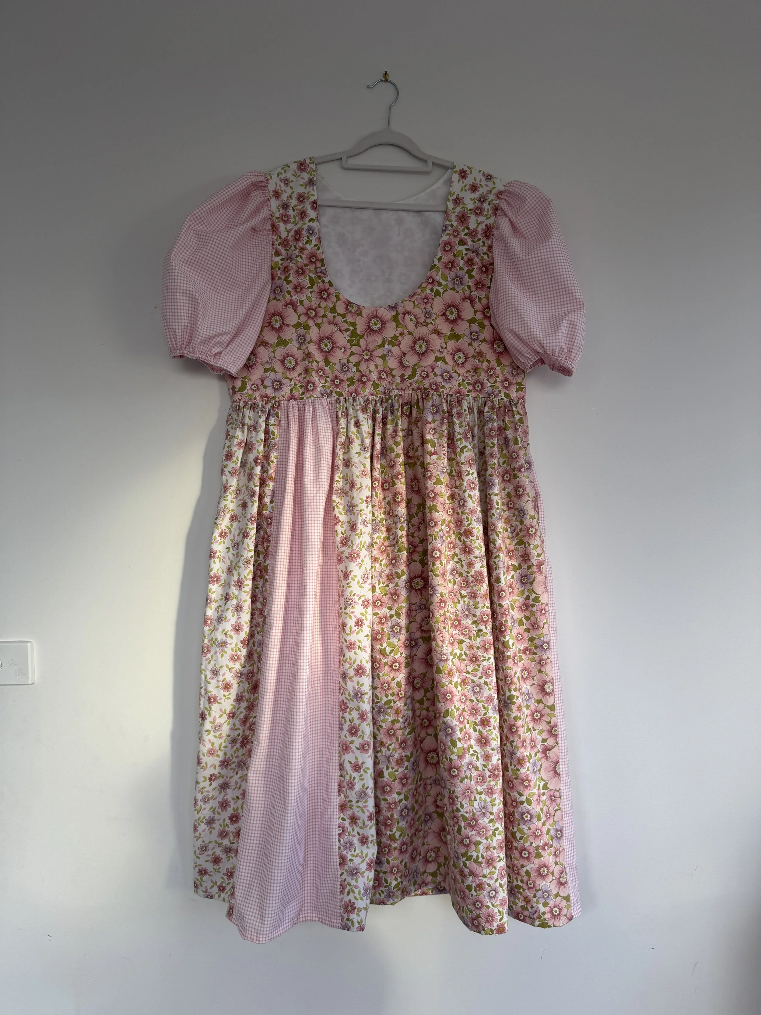 Polly Patricia - Size 16 - 18