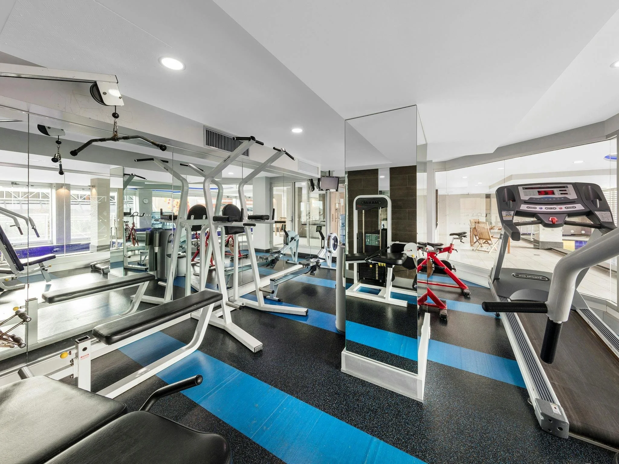 Oaks Embassy Suites Gym