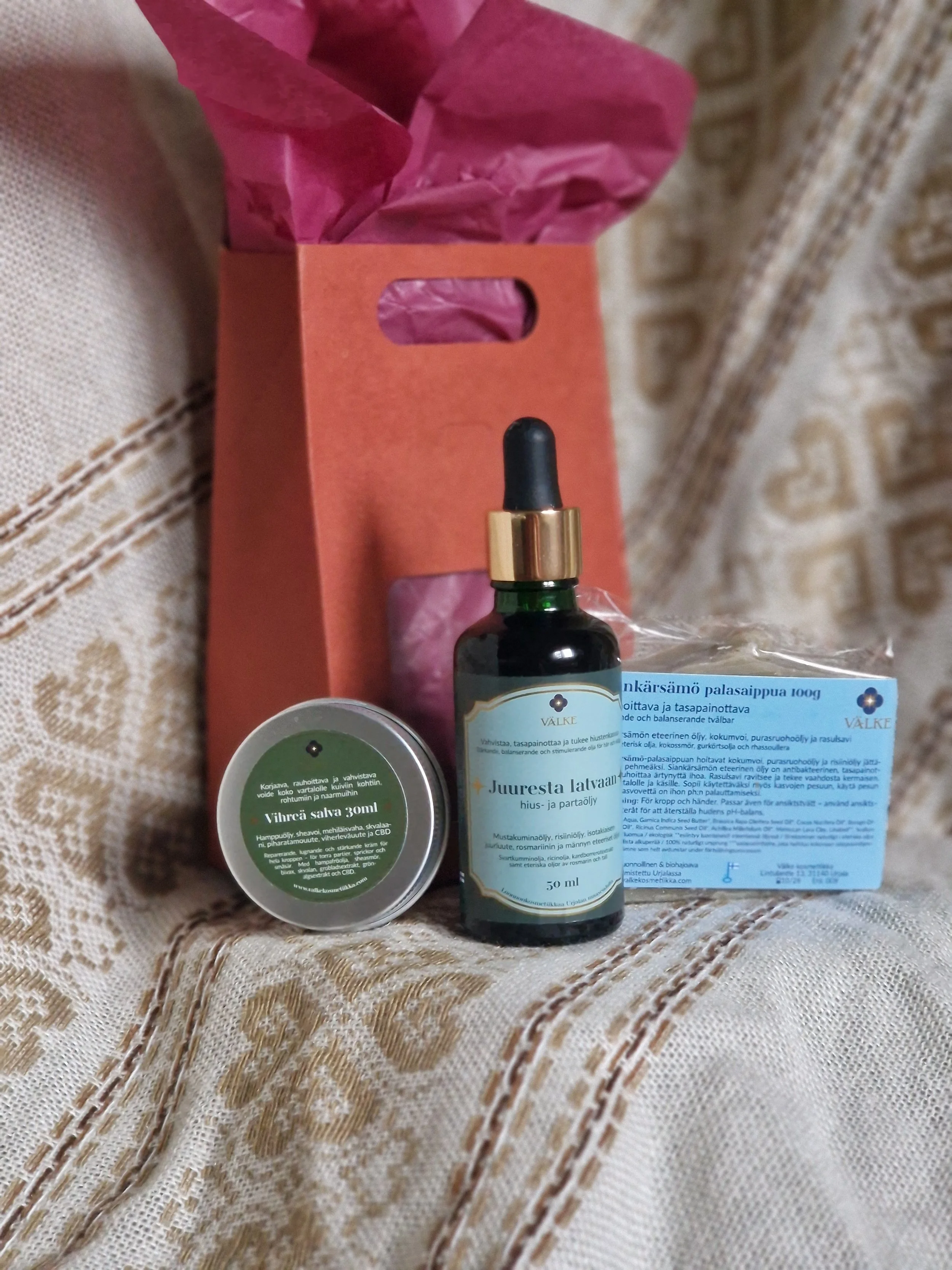 Lahjapakkaus Juuresta latvaan, Siankärsämösaippua & Vihreä salva