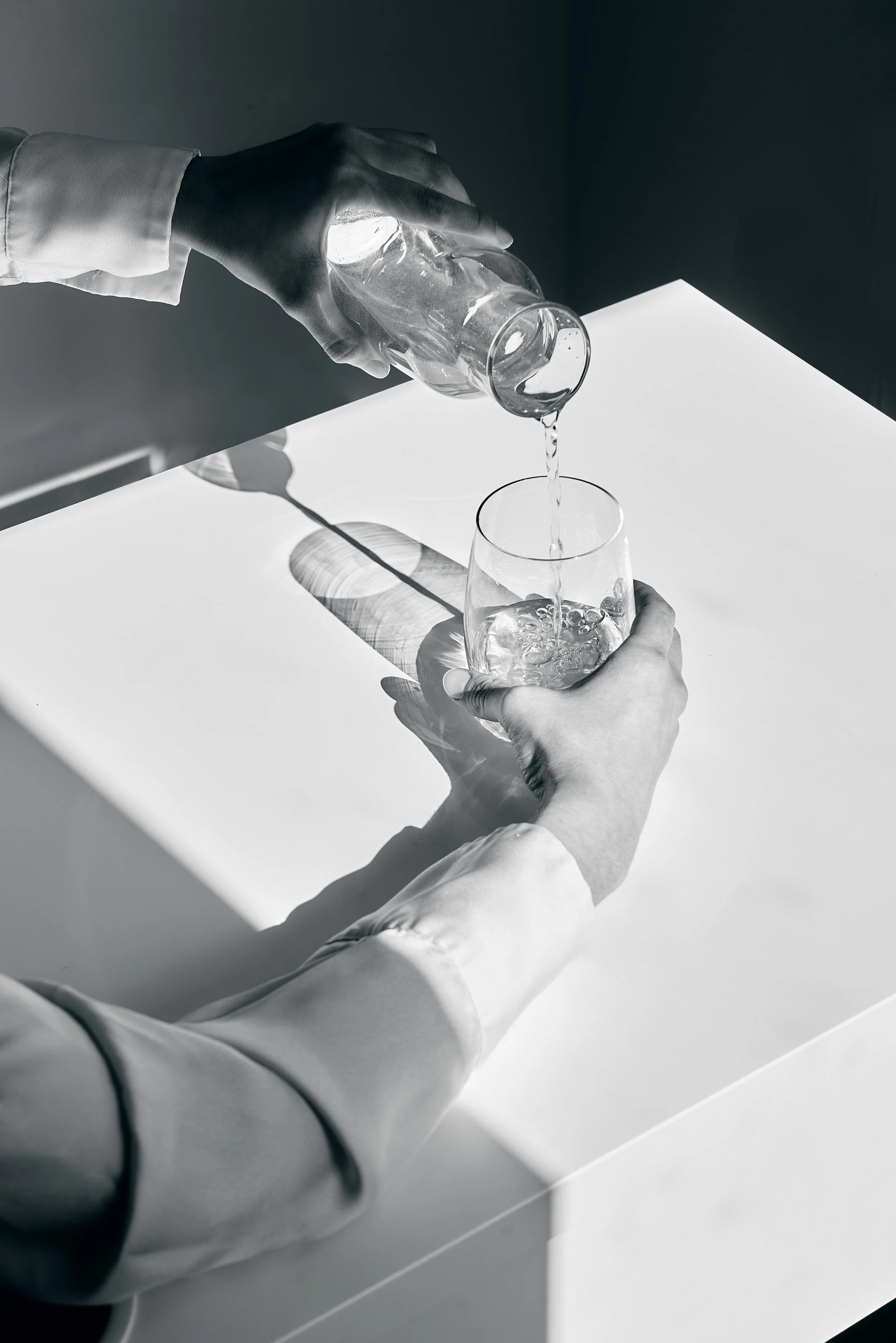 ACastello_Blackandwhite_Hands_shadows_and_Glasses_0005.jpg