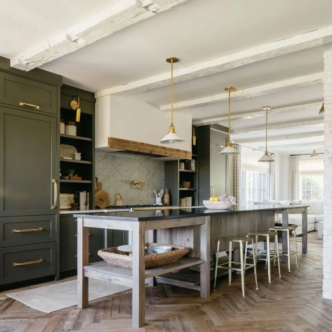 4 Historic Kitchen Principles Still True Today
1- Symmetry &ndash; Classic layouts never lose appeal.
2- Rich Finishes &ndash; Dark cabinetry grounds open spaces.
3- Corridors &ndash; Narrow kitchens made efficient with smart storage.
4- Thresholds &