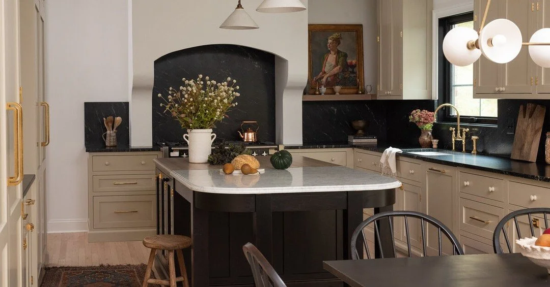 This kitchen feels like it belongs in a novel. Cozy mornings, golden light, fresh bread on the counter. If your kitchen could tell a story, what would it say?
Love this look? Tap like, follow @HesterFamilyMillwork, and visit the link in bio to begin