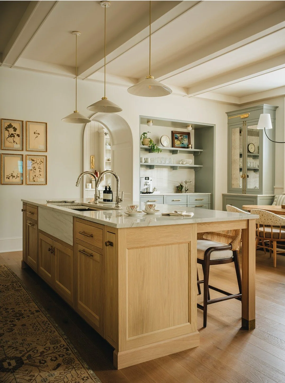 ✨ Be honest. It&rsquo;s the brass, isn&rsquo;t it? The way it catches the light against that sage cabinetry and oak grain&hellip; perfection. Crafted to feel calm, tailored, and just a little bit irresistible.

💬 Tell us your favorite detail below. 