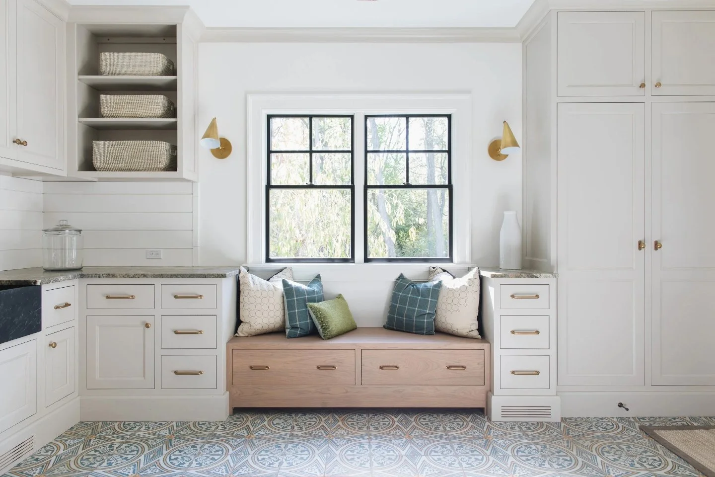 Cabinetry like this makes you enjoy spending time in your laundry room. Deep drawers that hide the mess, full height uppers that keep everything orderly, and brass hardware that pulls the whole space together. Every line is doing real work. Which det