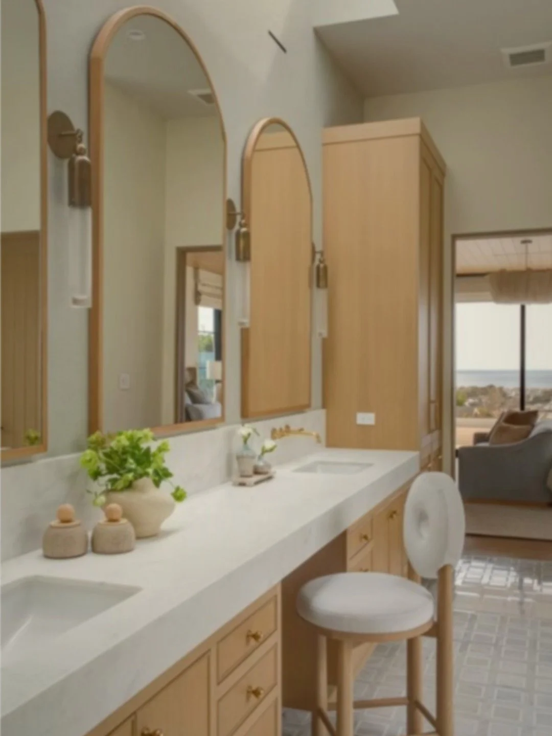 Thoughtful cabinetry makes all the difference. If you are planning a bath refresh, you can book through our site or text or call us at 470-208-1224. We will walk you through it. Follow @hesterfamilymillwork for more!

Credit Brooke Wagner Design

#Ba