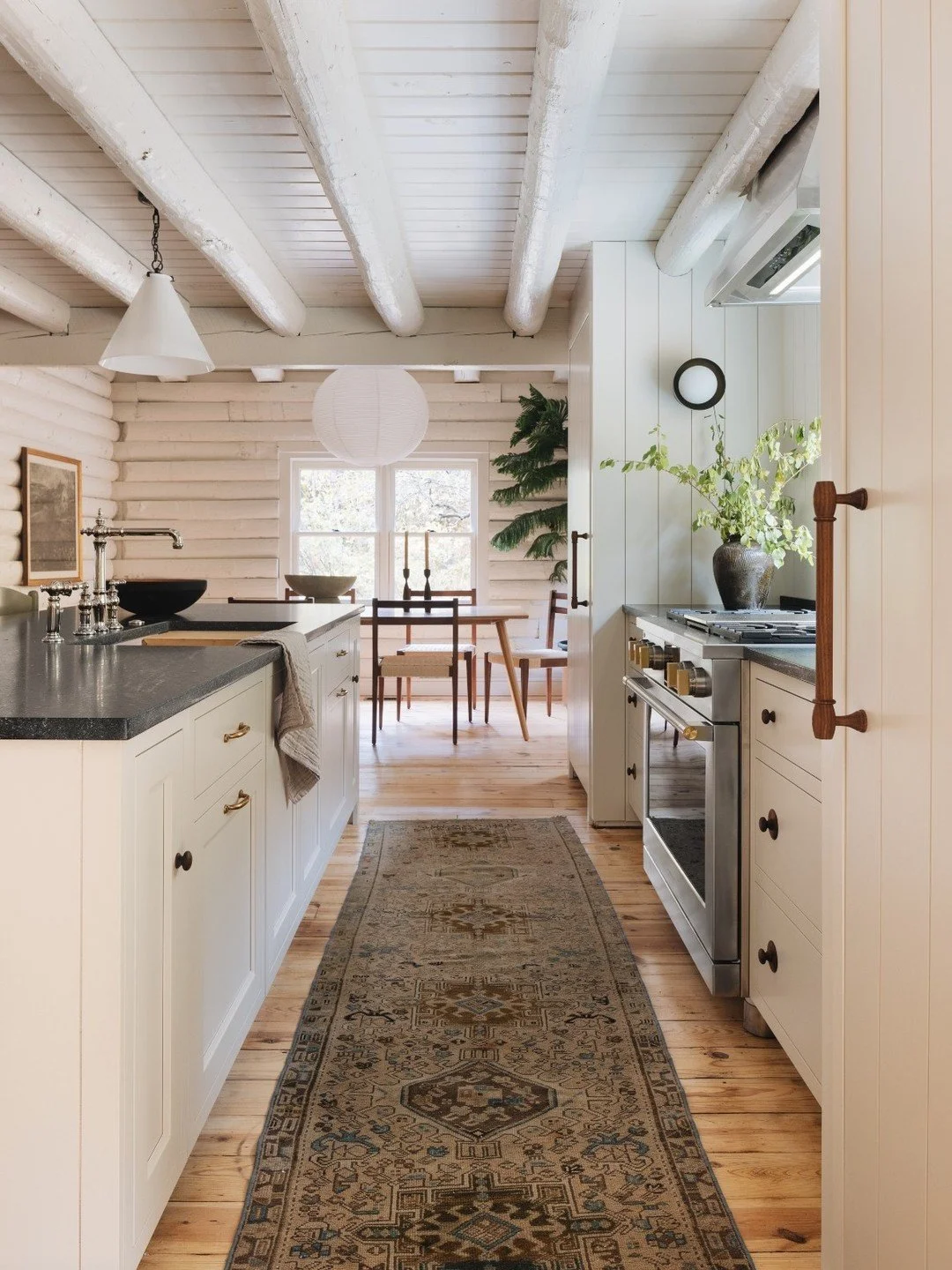 This is what timeless looks like ➔ ➔  Architectural beams overhead. Balanced island proportions. Cabinetry that feels permanent, not seasonal.

A well-designed kitchen should feel just as right ten years from now as it does today.

At Hester Family M