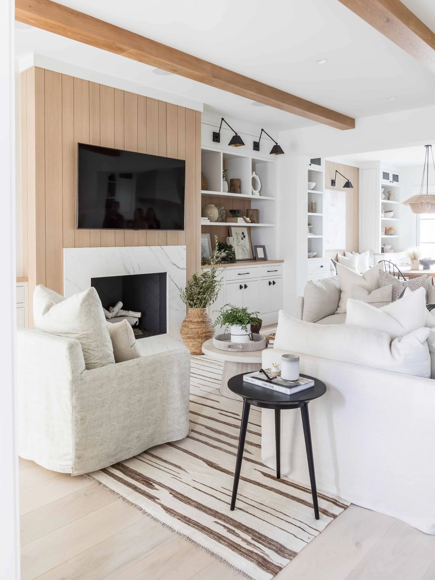 Swipe ➡️ if your living room still feels unfinished. This is usually what&rsquo;s missing.
Built-ins give you: 
&bull; real storage
&bull; a place to style
&bull; structure to the whole wall

It&rsquo;s one of the fastest ways to make a space feel co