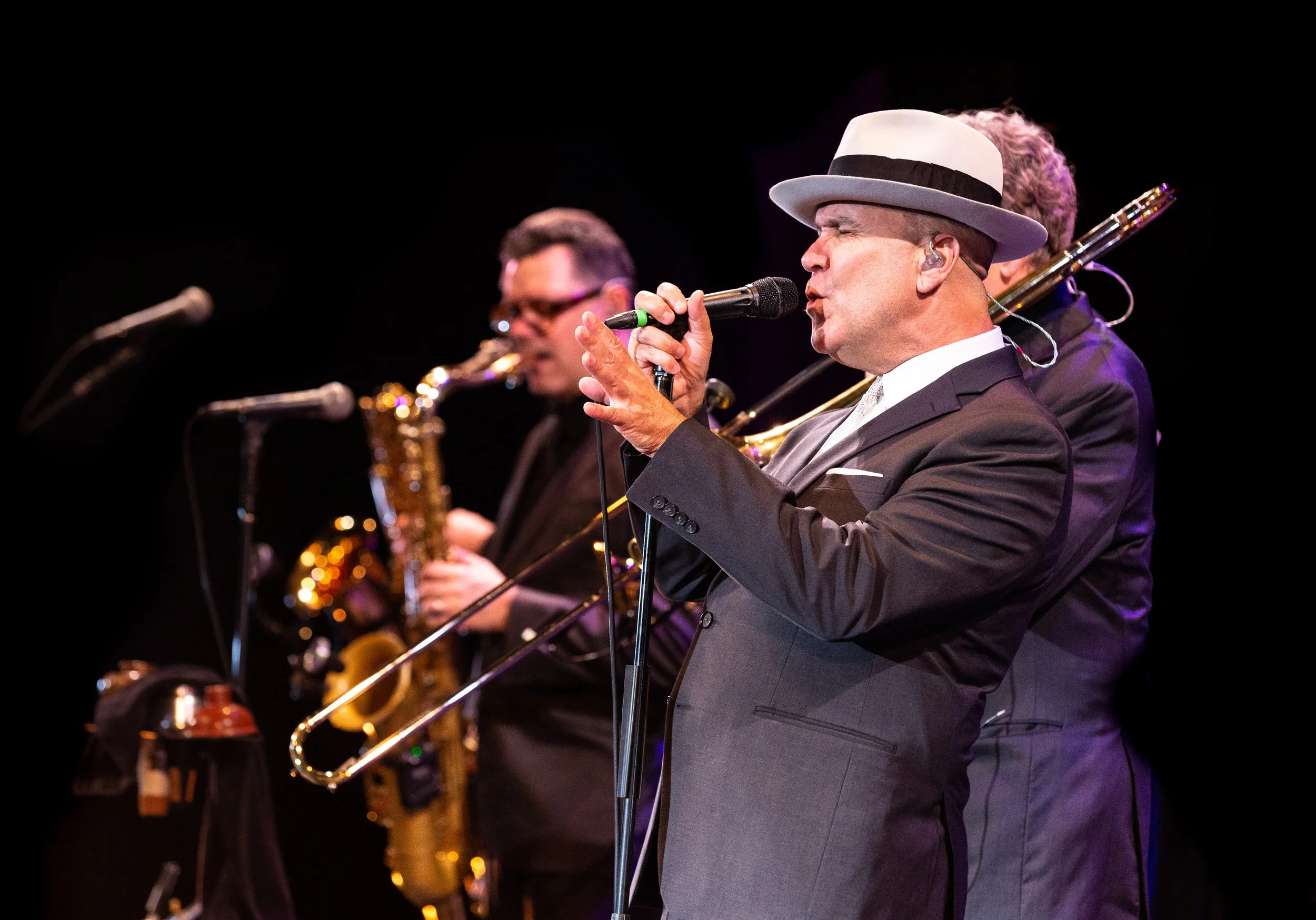Swingin’ to the Jumpin’ Jive of Big Bad Voodoo Daddy