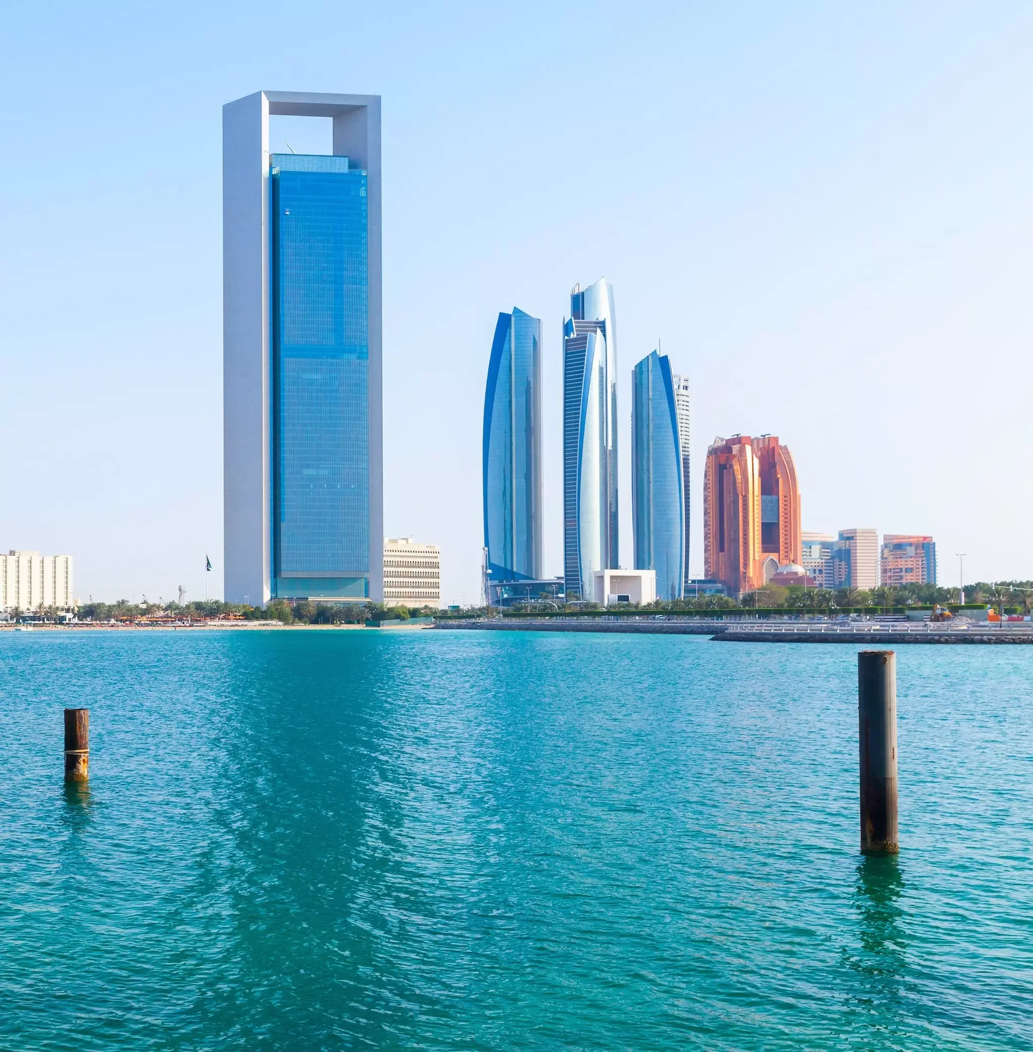 La storia architettonica di Abu Dhabi in due palazzi